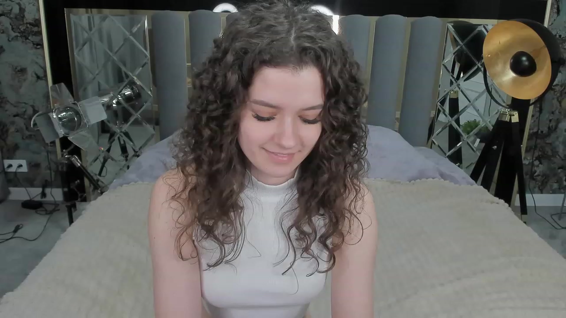 Gallery image thumbnail from Sherry_Li's myfreecams stream on, 11/16/2022, 15:39 image 16 of 20