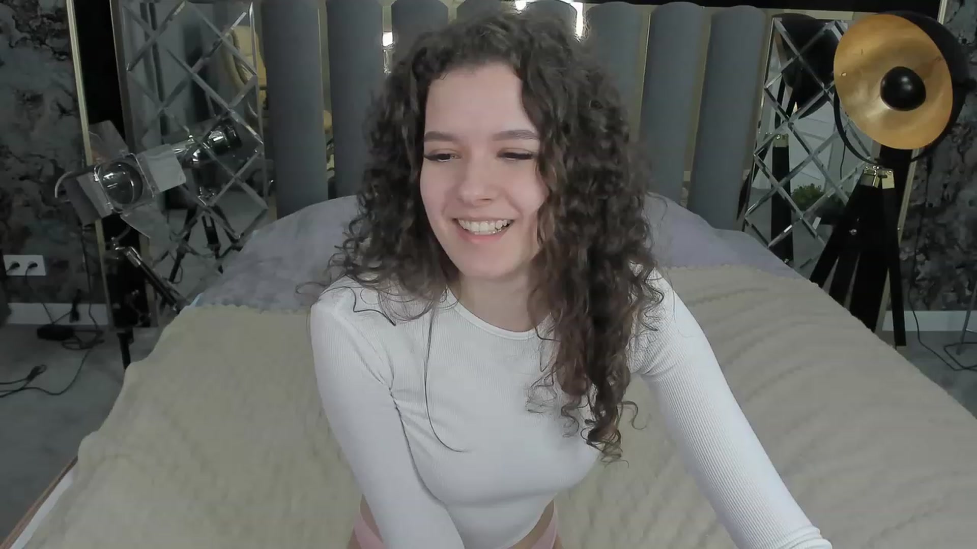 Gallery image thumbnail from Sherry_Li's myfreecams stream on, 11/17/2022, 13:11 image 10 of 20