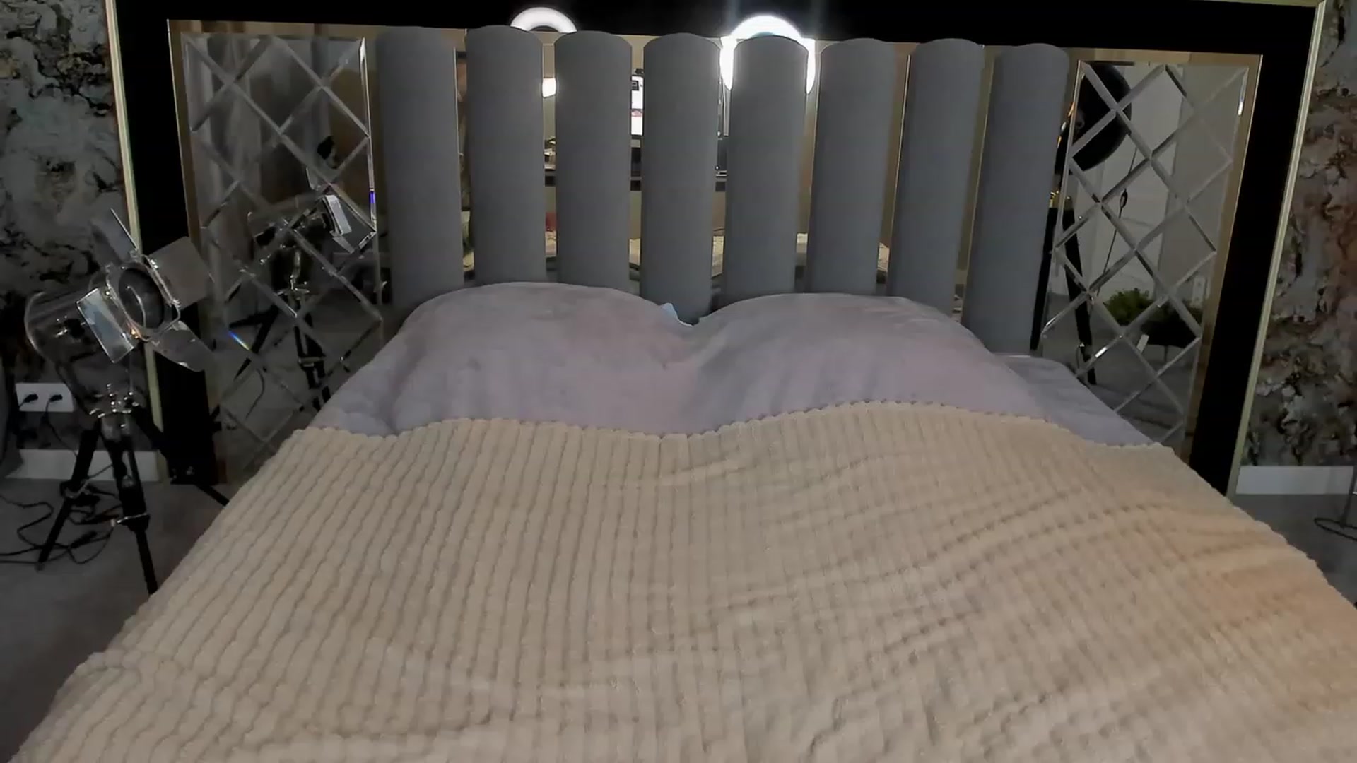 Gallery image thumbnail from Sherry_Li's myfreecams stream on, 11/18/2022, 13:22 image 20 of 20