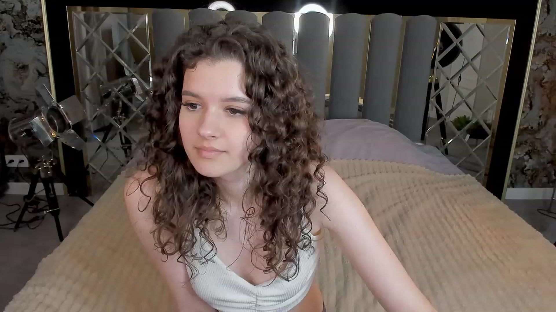 Gallery image thumbnail from Sherry_Li's myfreecams stream on, 11/18/2022, 16:59 image 20 of 20