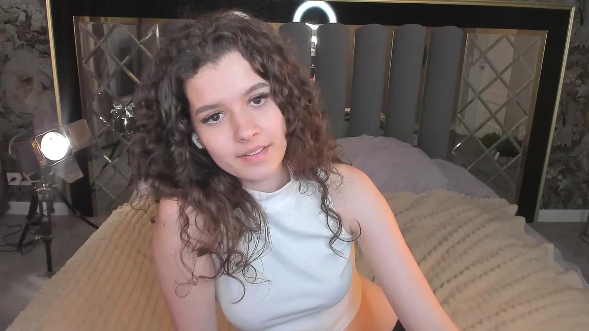 Gallery image thumbnail from Sherry_Li's myfreecams stream on, 11/19/2022, 16:07 image 15 of 20