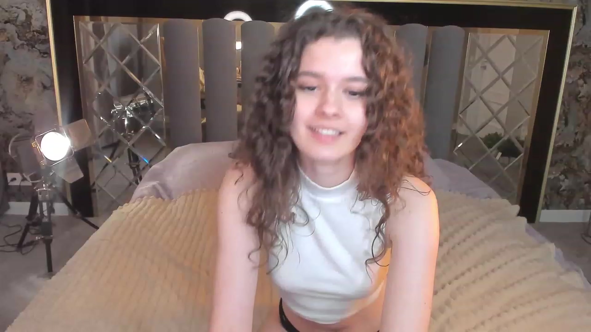 Gallery image thumbnail from Sherry_Li's myfreecams stream on, 11/19/2022, 16:07 image 16 of 20