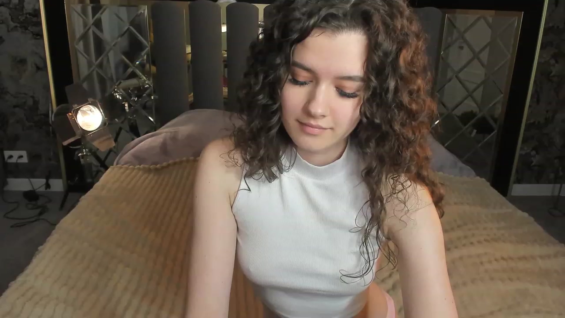Gallery image thumbnail from Sherry_Li's myfreecams stream on, 11/25/2022, 13:59 image 5 of 20