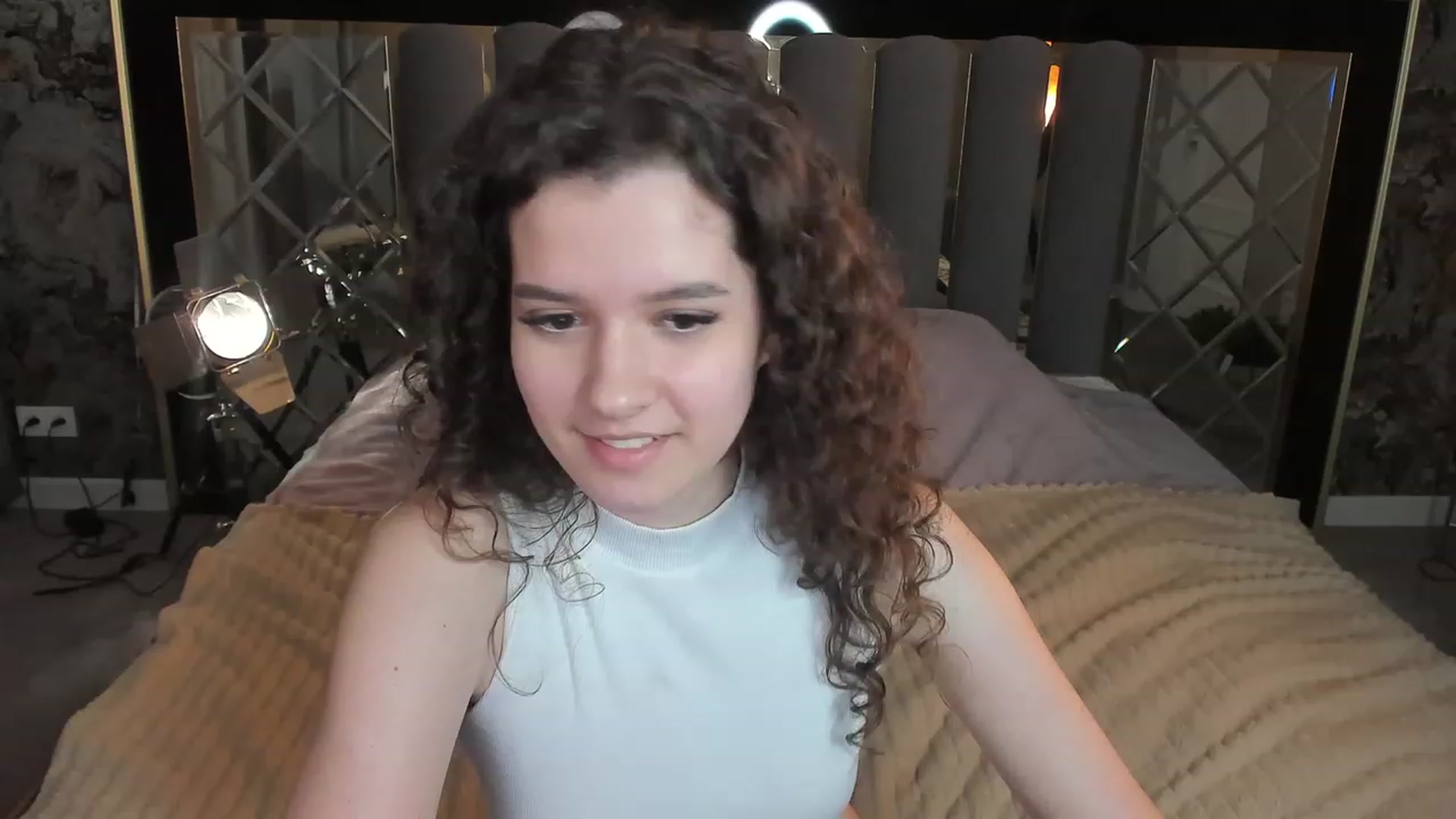 Gallery image thumbnail from Sherry_Li's myfreecams stream on, 11/27/2022, 17:20 image 6 of 20