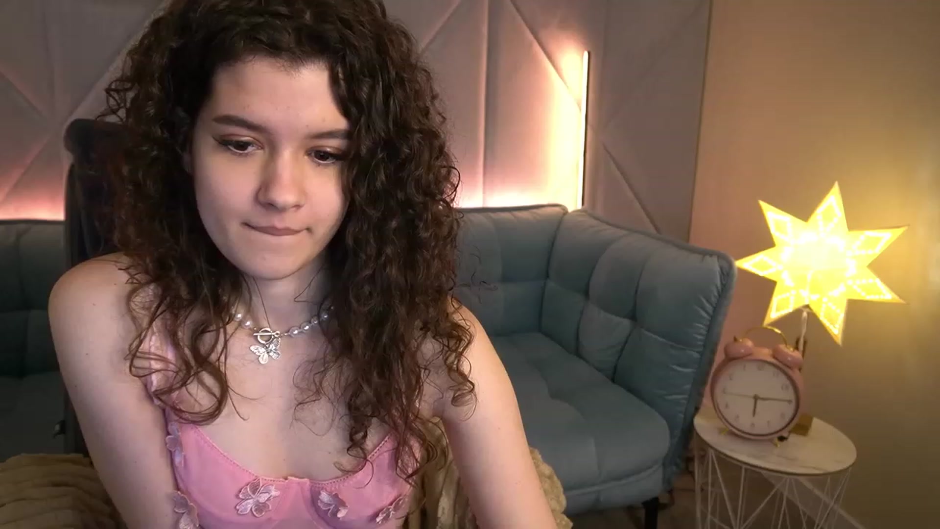 Gallery image thumbnail from Sherry_Li's myfreecams stream on, 12/02/2022, 07:19 image 7 of 20