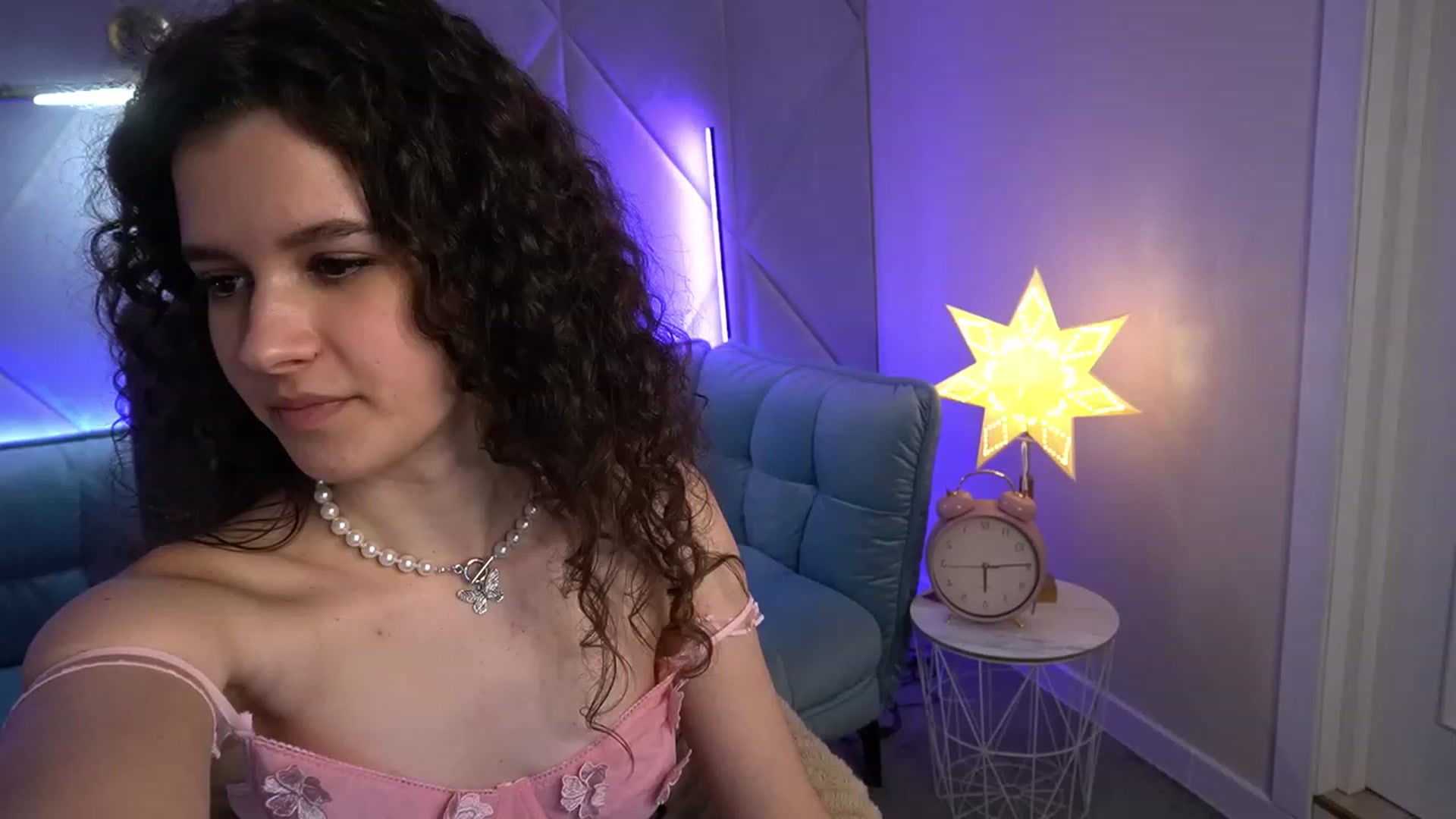 Gallery image thumbnail from Sherry_Li's myfreecams stream on, 12/04/2022, 15:02 image 12 of 20