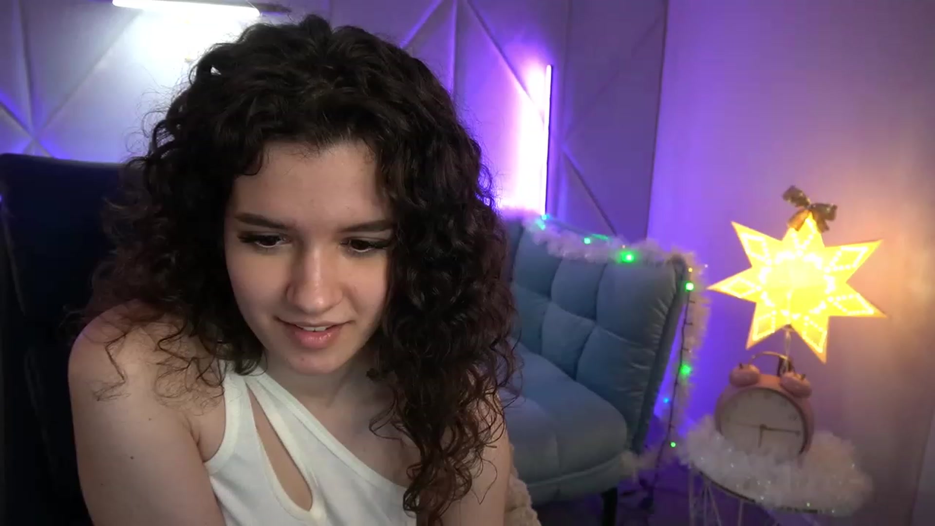 Gallery image thumbnail from Sherry_Li's myfreecams stream on, 12/08/2022, 17:22 image 9 of 20