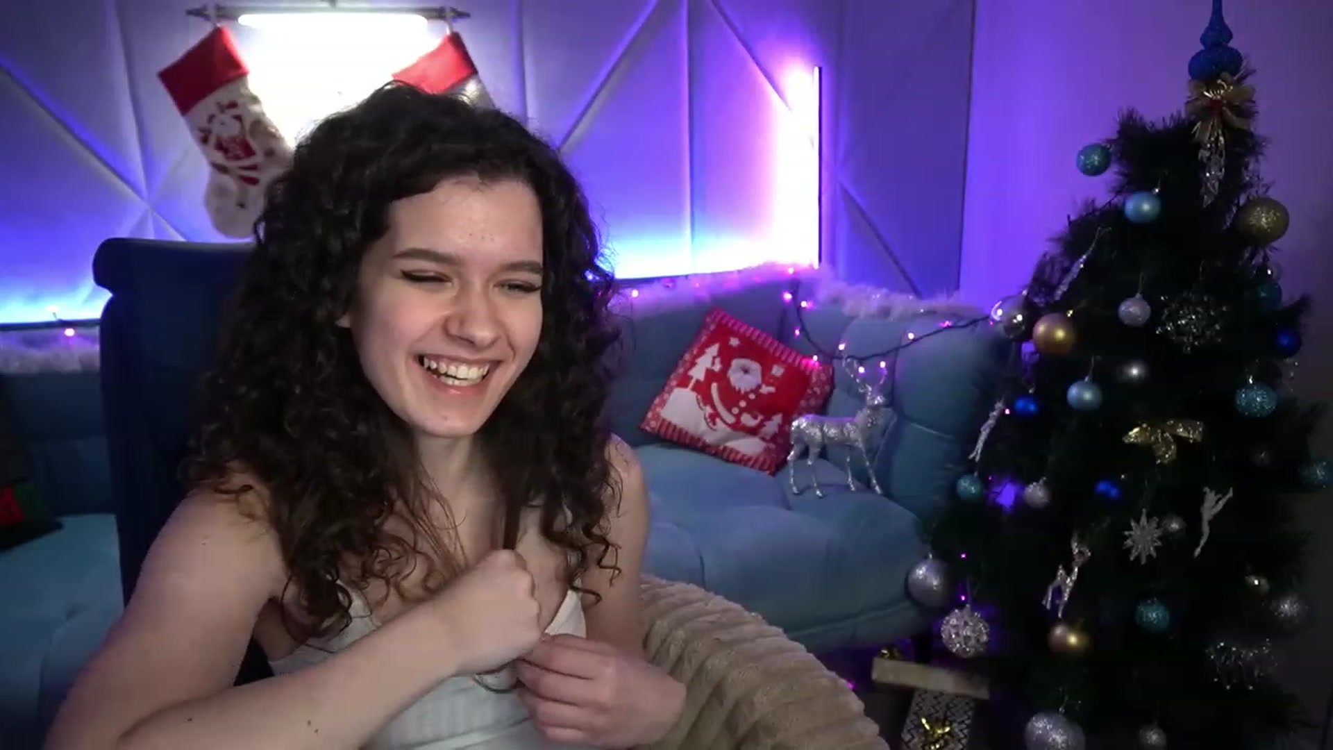 Gallery image thumbnail from Sherry_Li's myfreecams stream on, 12/11/2022, 15:37 image 14 of 20