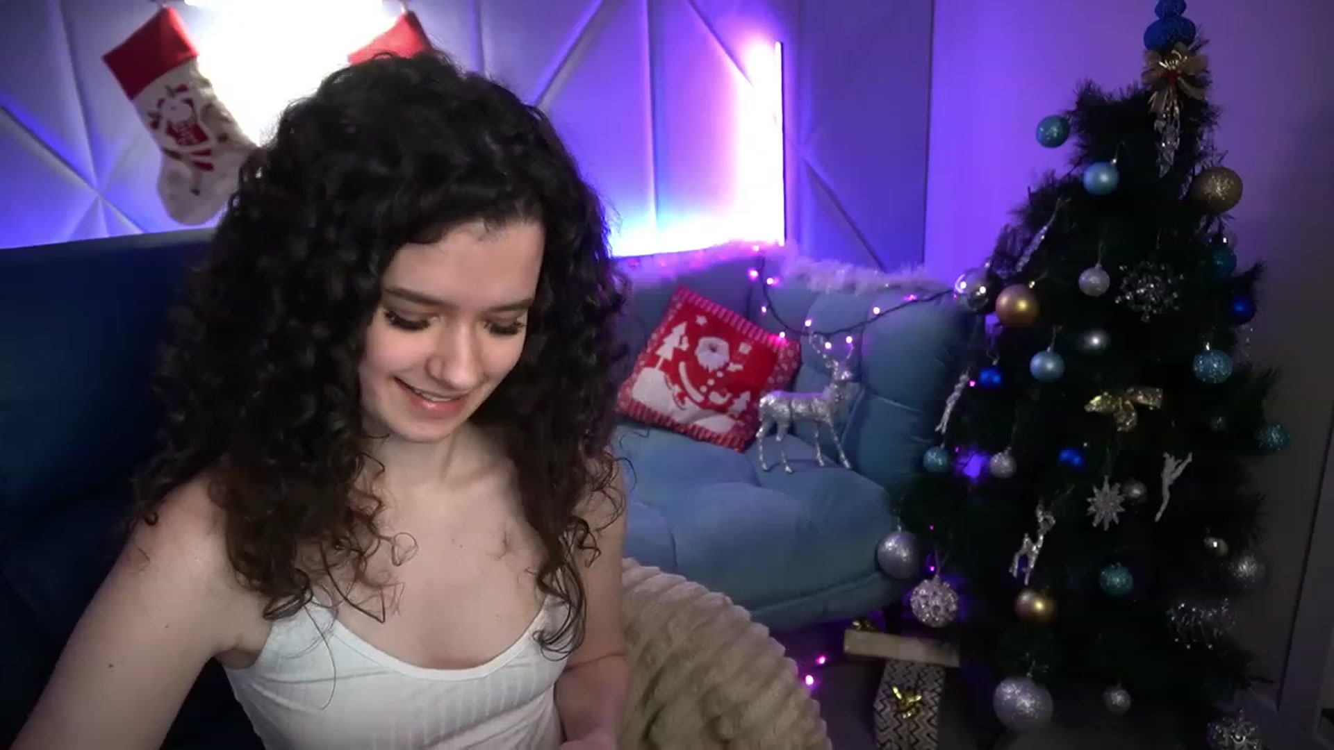 Gallery image thumbnail from Sherry_Li's myfreecams stream on, 12/11/2022, 15:37 image 15 of 20