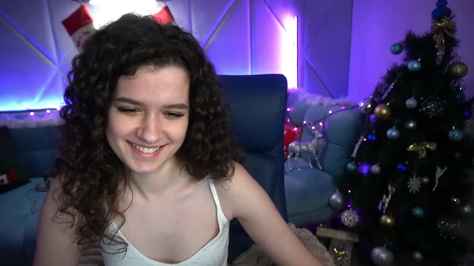 Gallery image thumbnail from Sherry_Li's myfreecams stream on, 12/11/2022, 16:48 image 14 of 20