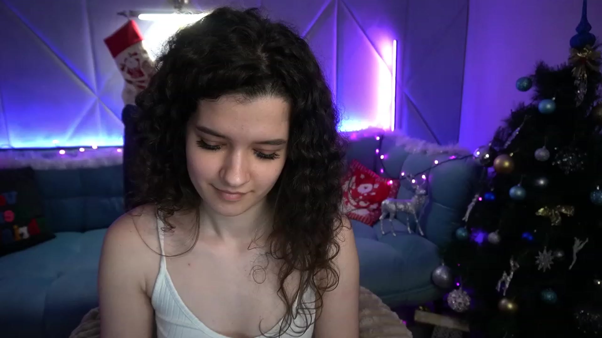 Gallery image thumbnail from Sherry_Li's myfreecams stream on, 12/11/2022, 17:27 image 15 of 20