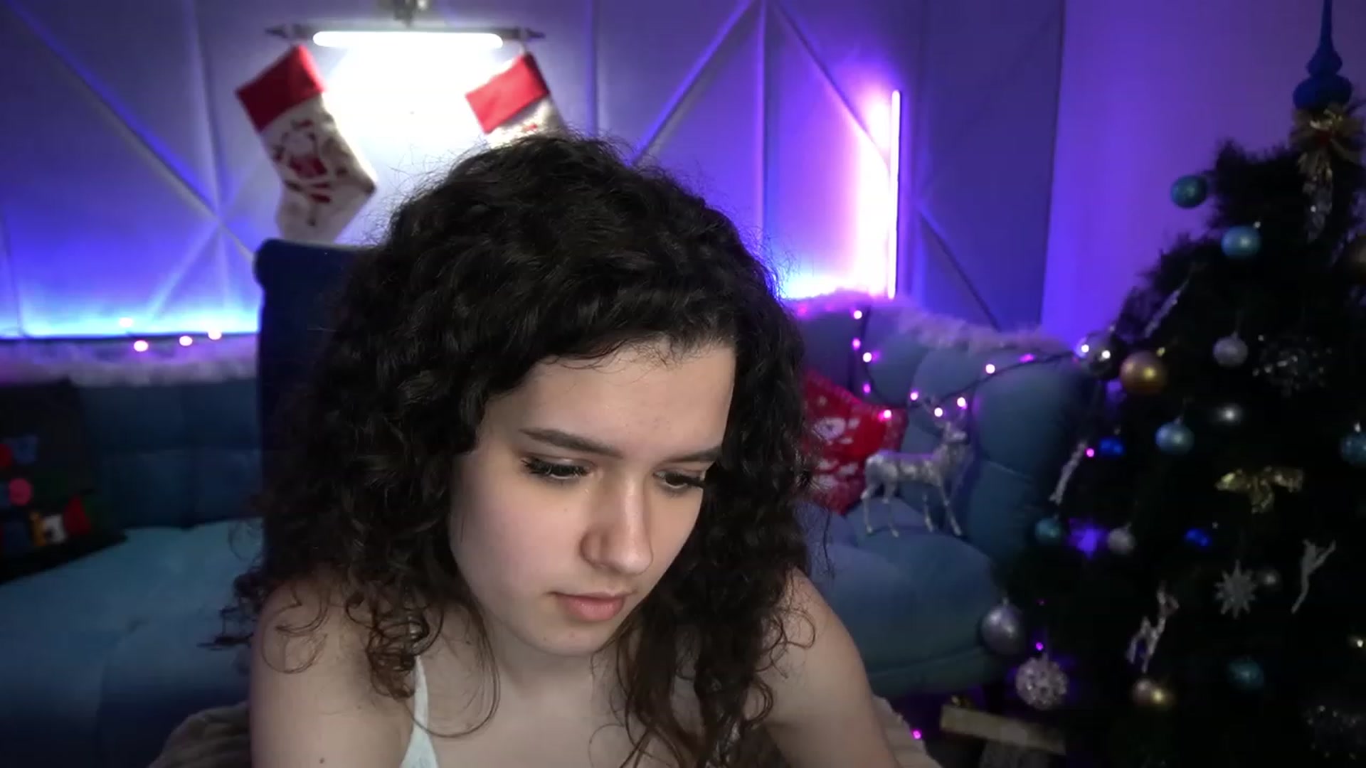 Gallery image thumbnail from Sherry_Li's myfreecams stream on, 12/11/2022, 17:27 image 18 of 20