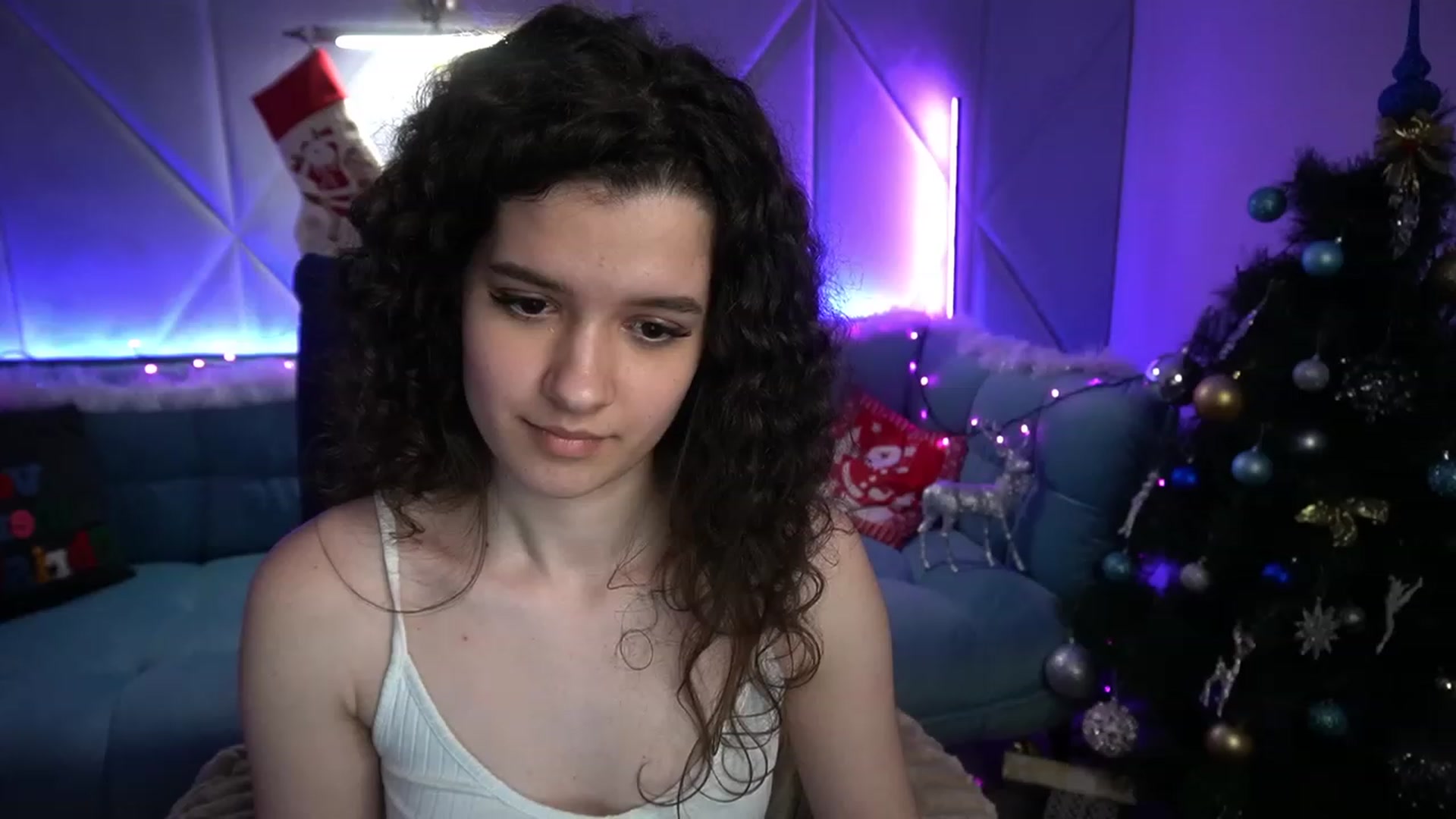 Gallery image thumbnail from Sherry_Li's myfreecams stream on, 12/11/2022, 17:27 image 14 of 20