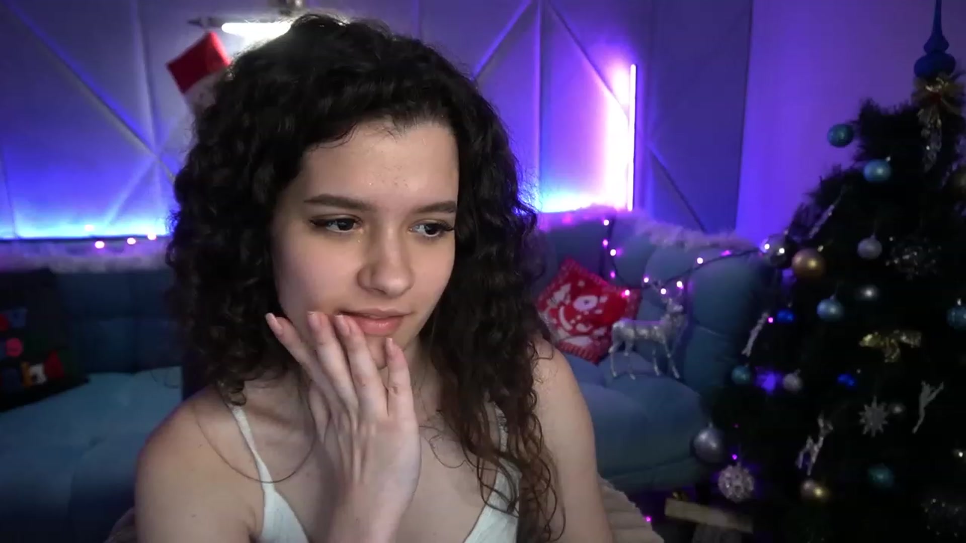 Gallery image thumbnail from Sherry_Li's myfreecams stream on, 12/11/2022, 17:27 image 17 of 20