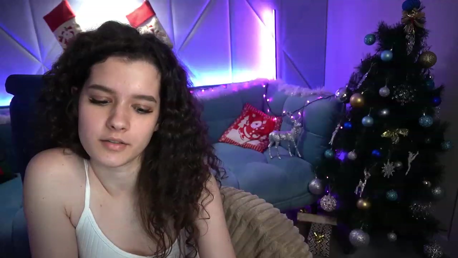 Gallery image thumbnail from Sherry_Li's myfreecams stream on, 12/11/2022, 18:05 image 18 of 20