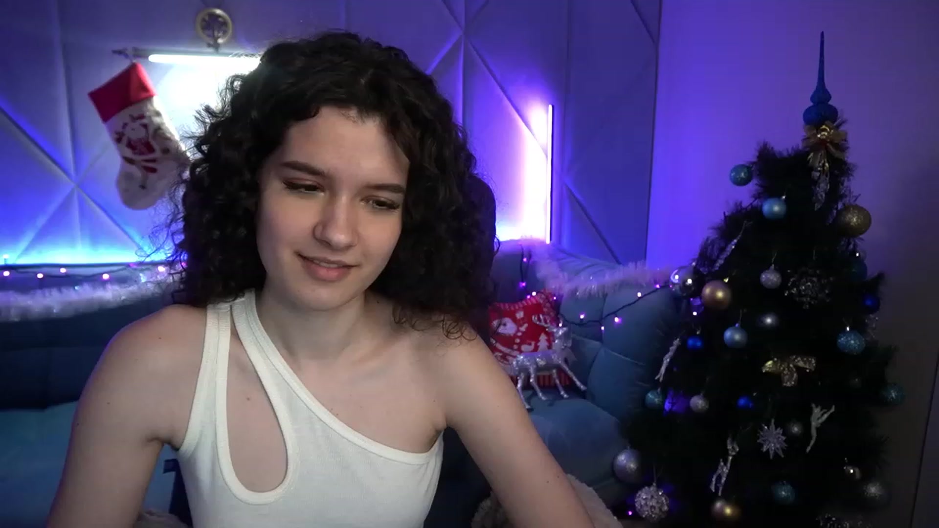 Gallery image thumbnail from Sherry_Li's myfreecams stream on, 12/12/2022, 14:12 image 9 of 20