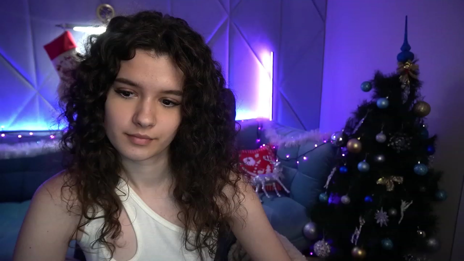 Gallery image thumbnail from Sherry_Li's myfreecams stream on, 12/12/2022, 14:12 image 8 of 20