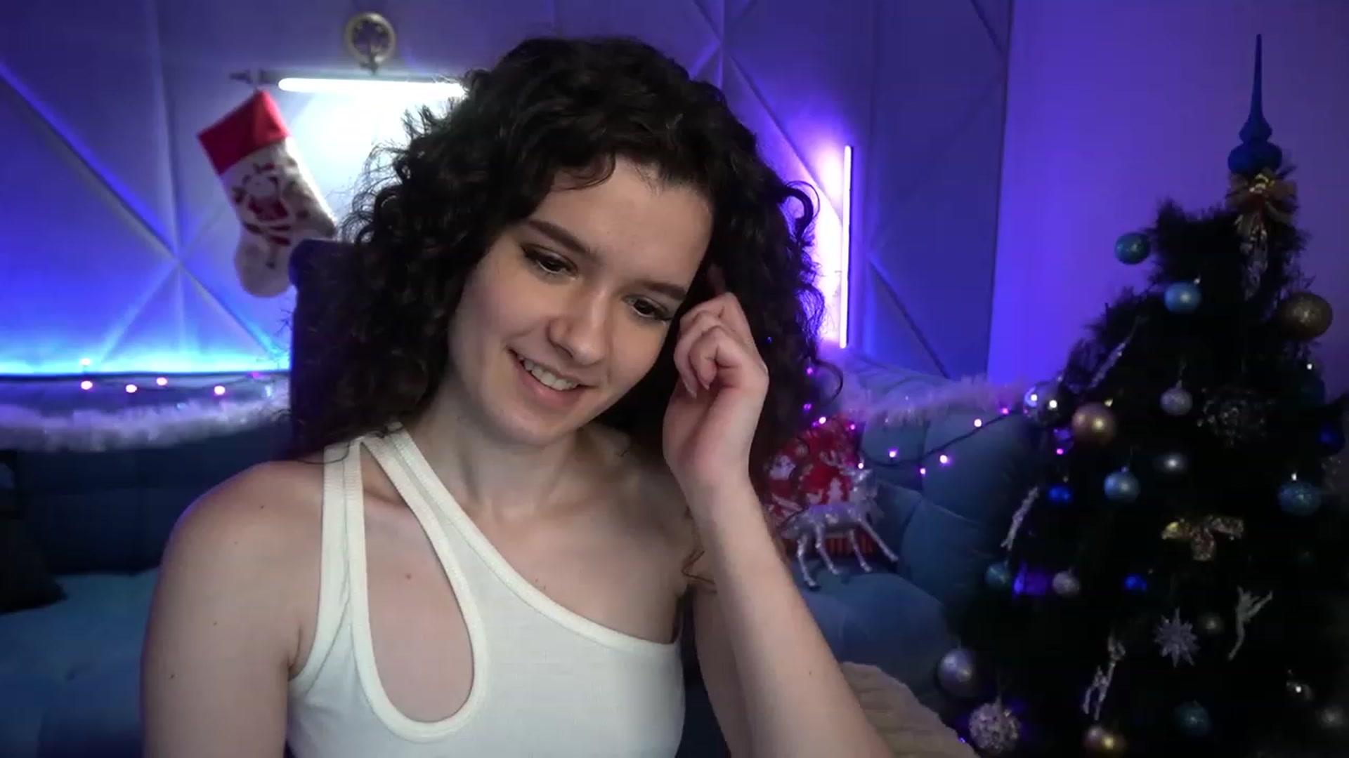 Gallery image thumbnail from Sherry_Li's myfreecams stream on, 12/12/2022, 14:12 image 14 of 20