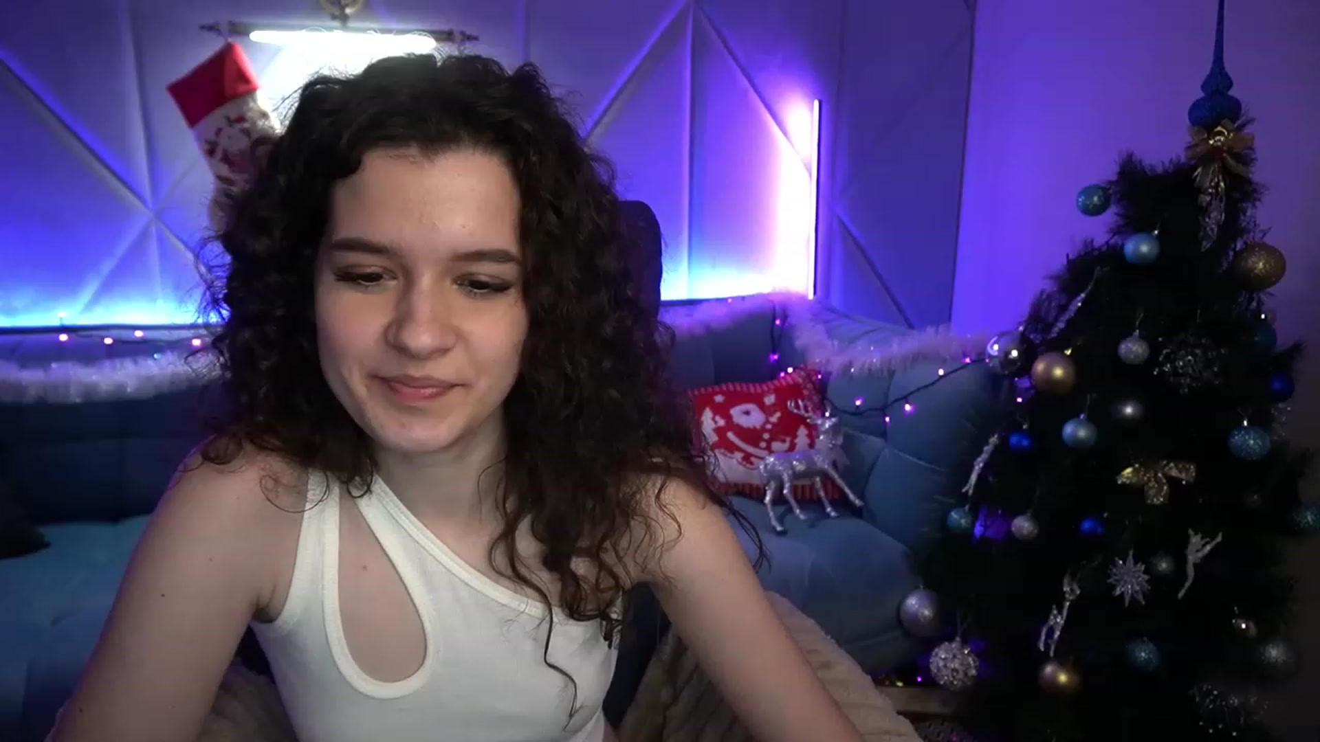 Gallery image thumbnail from Sherry_Li's myfreecams stream on, 12/12/2022, 15:37 image 2 of 20