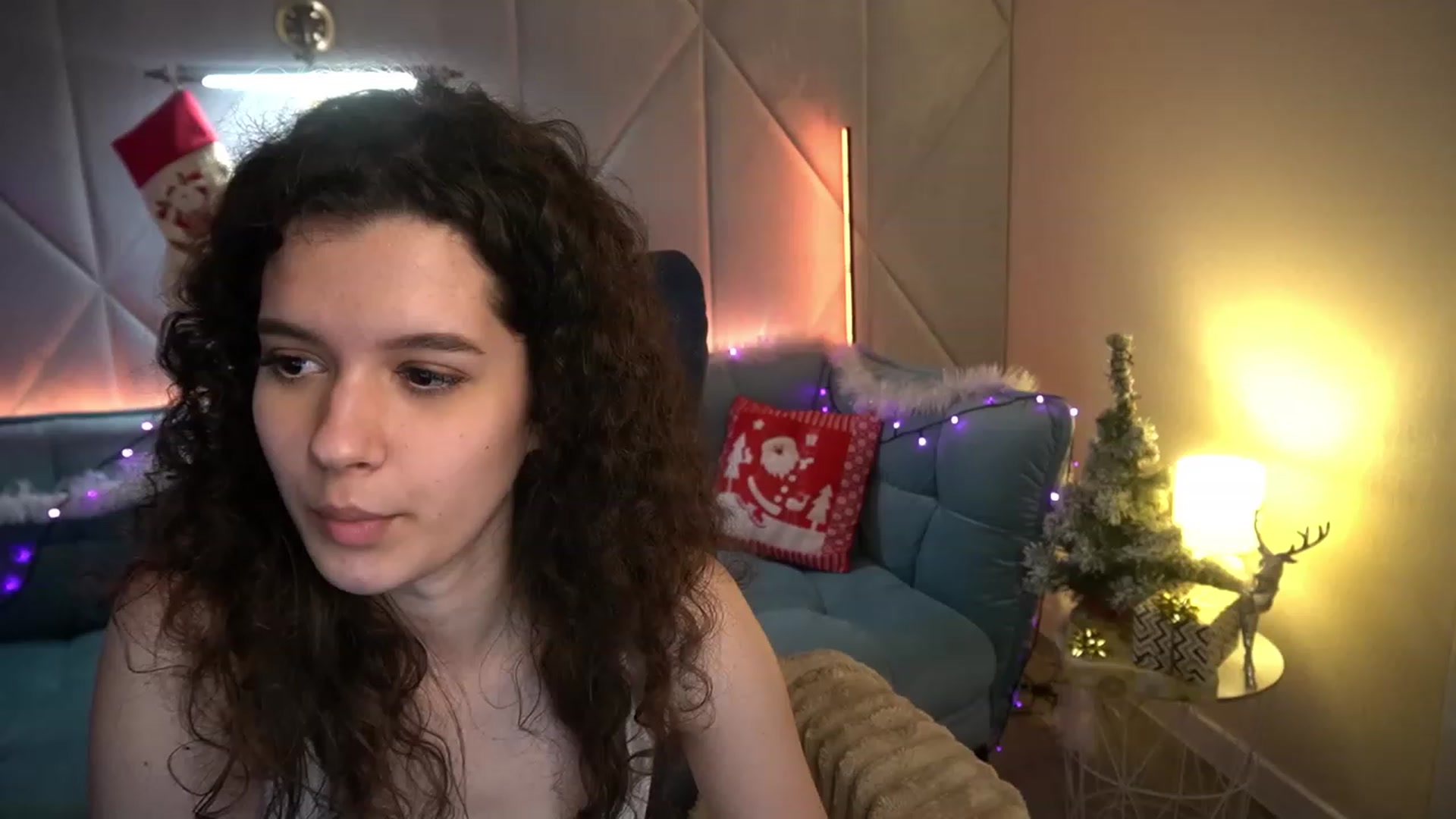 Gallery image thumbnail from Sherry_Li's myfreecams stream on, 12/18/2022, 10:05 image 17 of 20