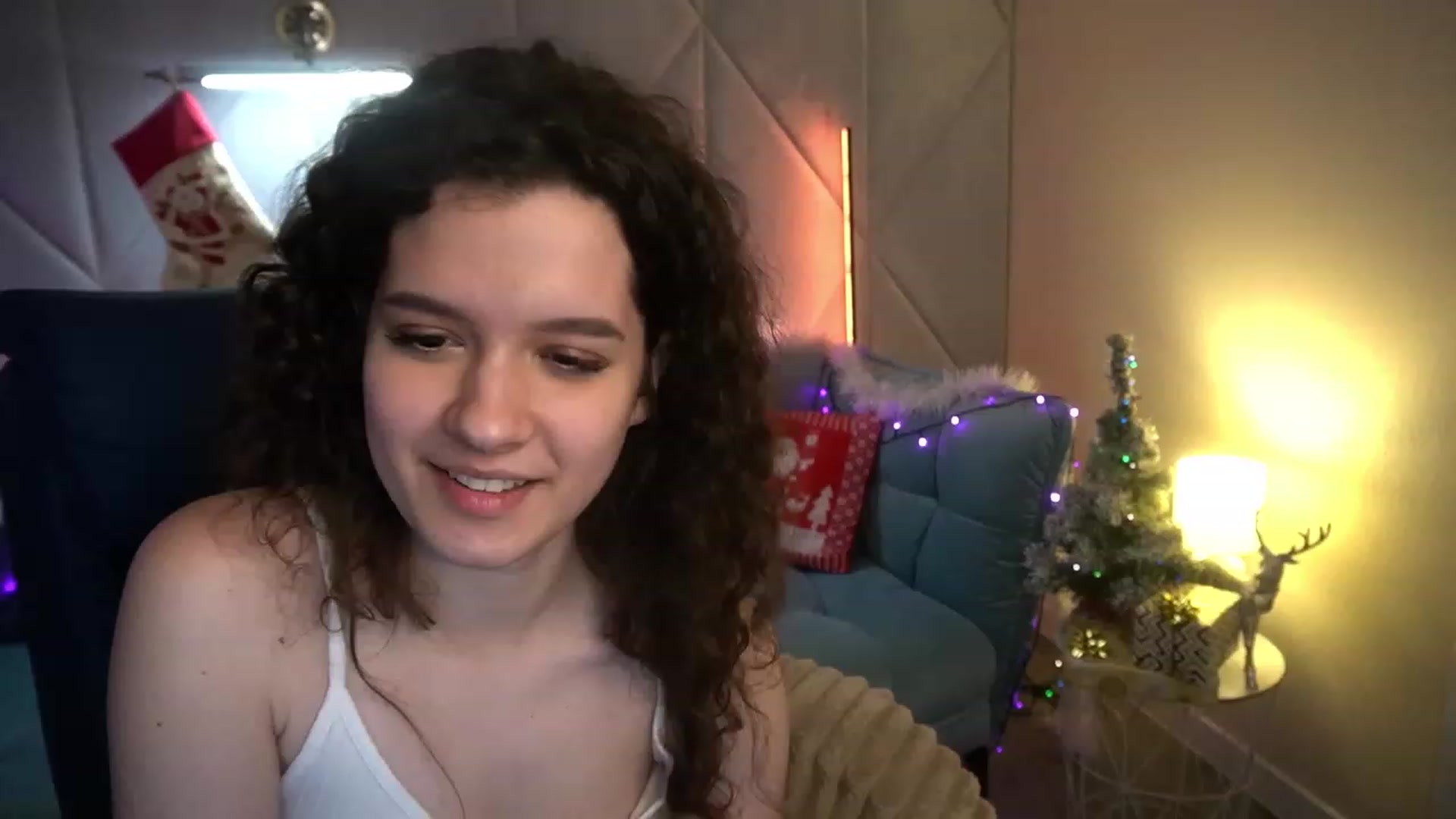 Gallery image thumbnail from Sherry_Li's myfreecams stream on, 12/18/2022, 10:05 image 16 of 20