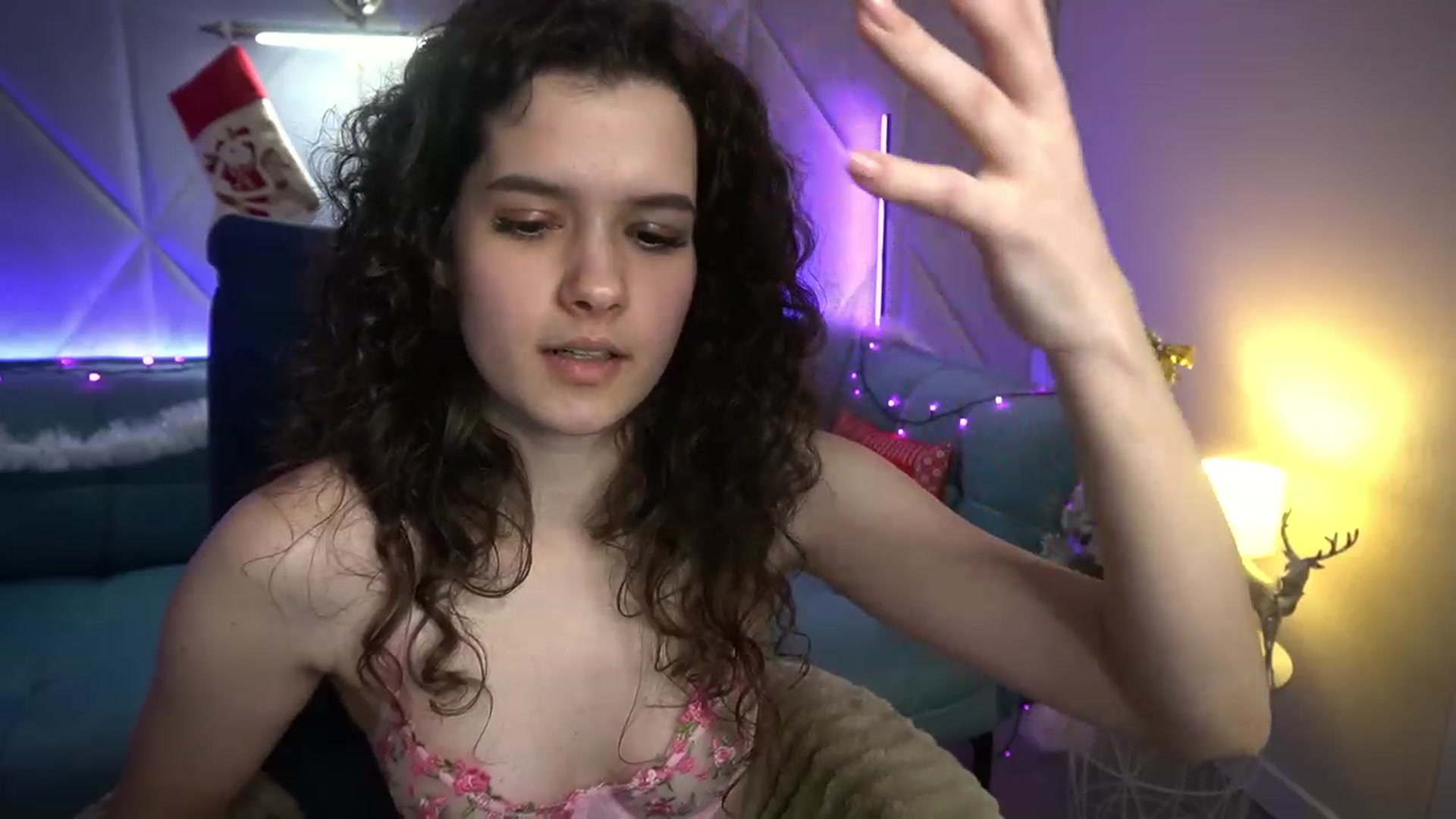 Gallery image thumbnail from Sherry_Li's myfreecams stream on, 12/19/2022, 18:54 image 7 of 20