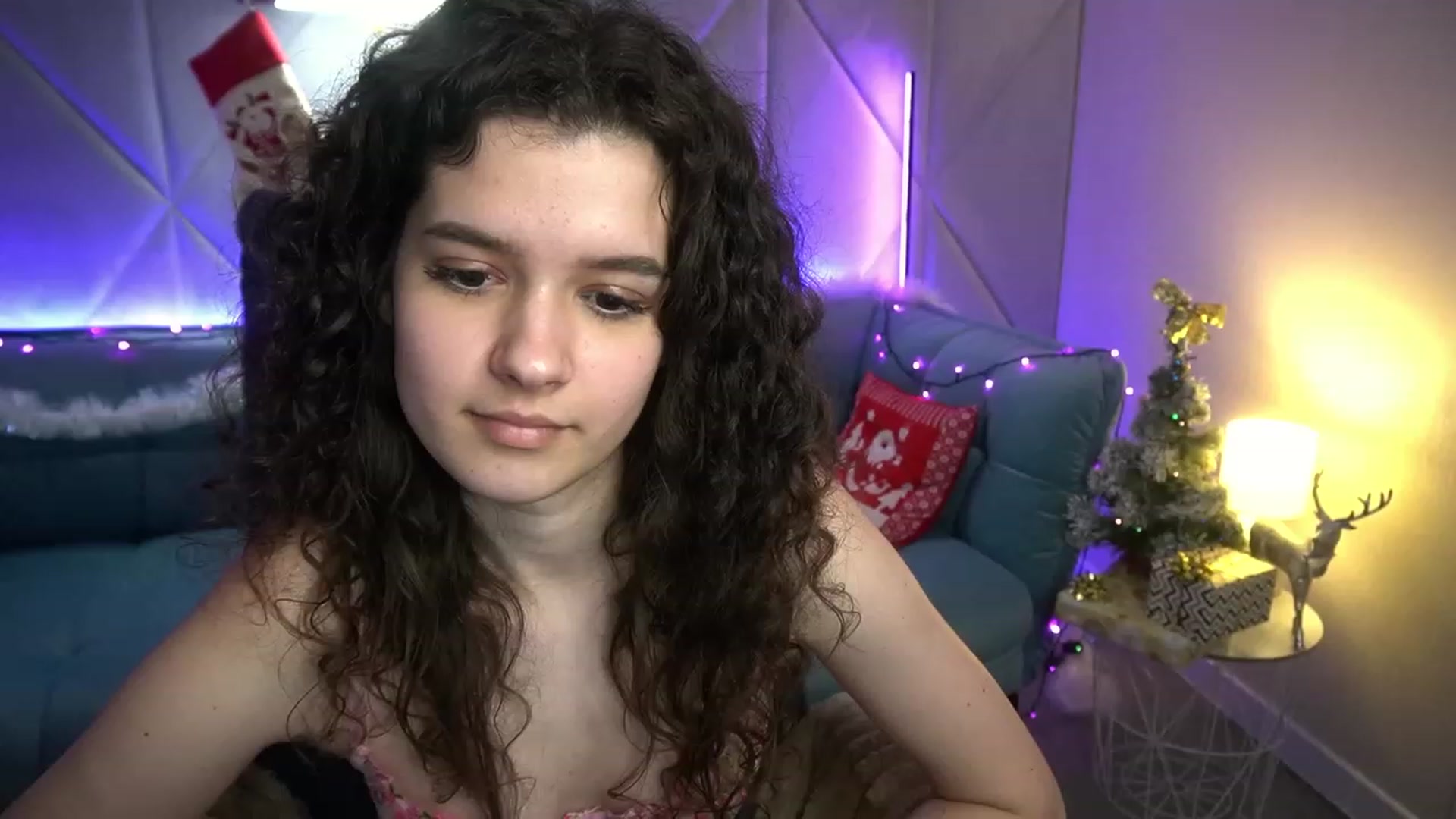 Gallery image thumbnail from Sherry_Li's myfreecams stream on, 12/19/2022, 18:54 image 14 of 20
