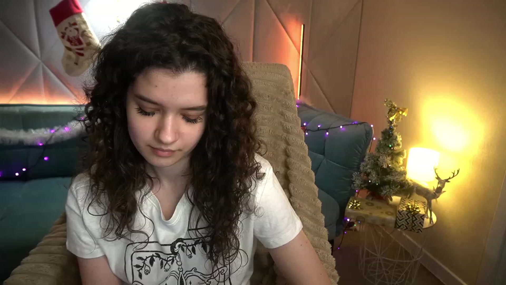 Gallery image thumbnail from Sherry_Li's myfreecams stream on, 12/22/2022, 12:05 image 10 of 20