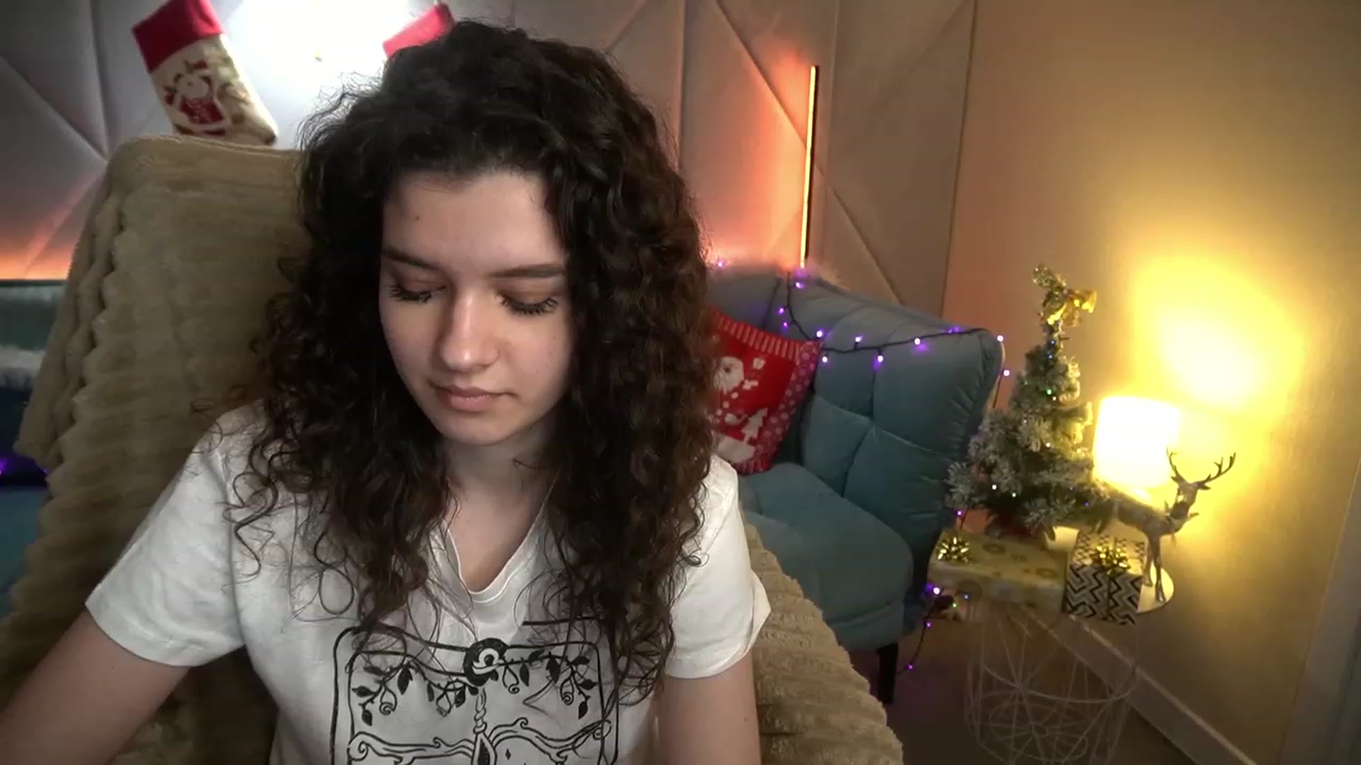 Gallery image thumbnail from Sherry_Li's myfreecams stream on, 12/22/2022, 12:05 image 18 of 20