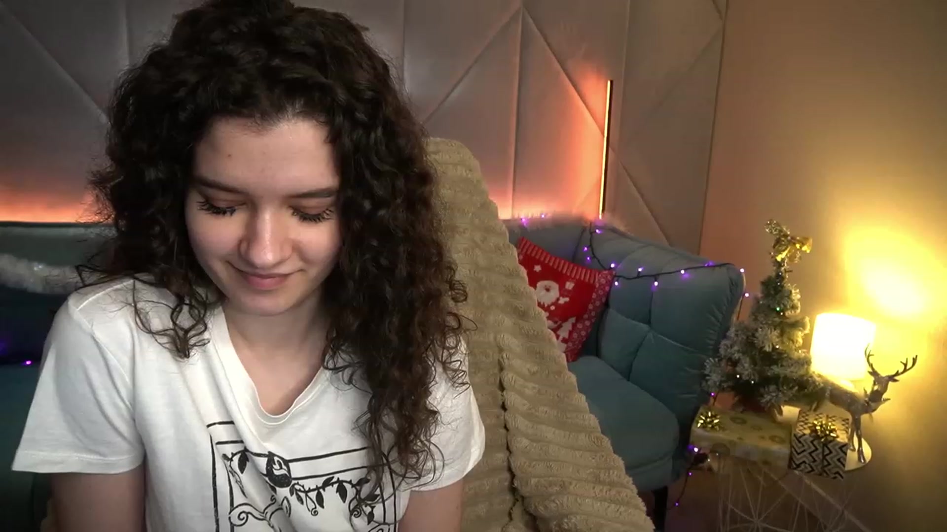 Gallery image thumbnail from Sherry_Li's myfreecams stream on, 12/22/2022, 12:56 image 15 of 20
