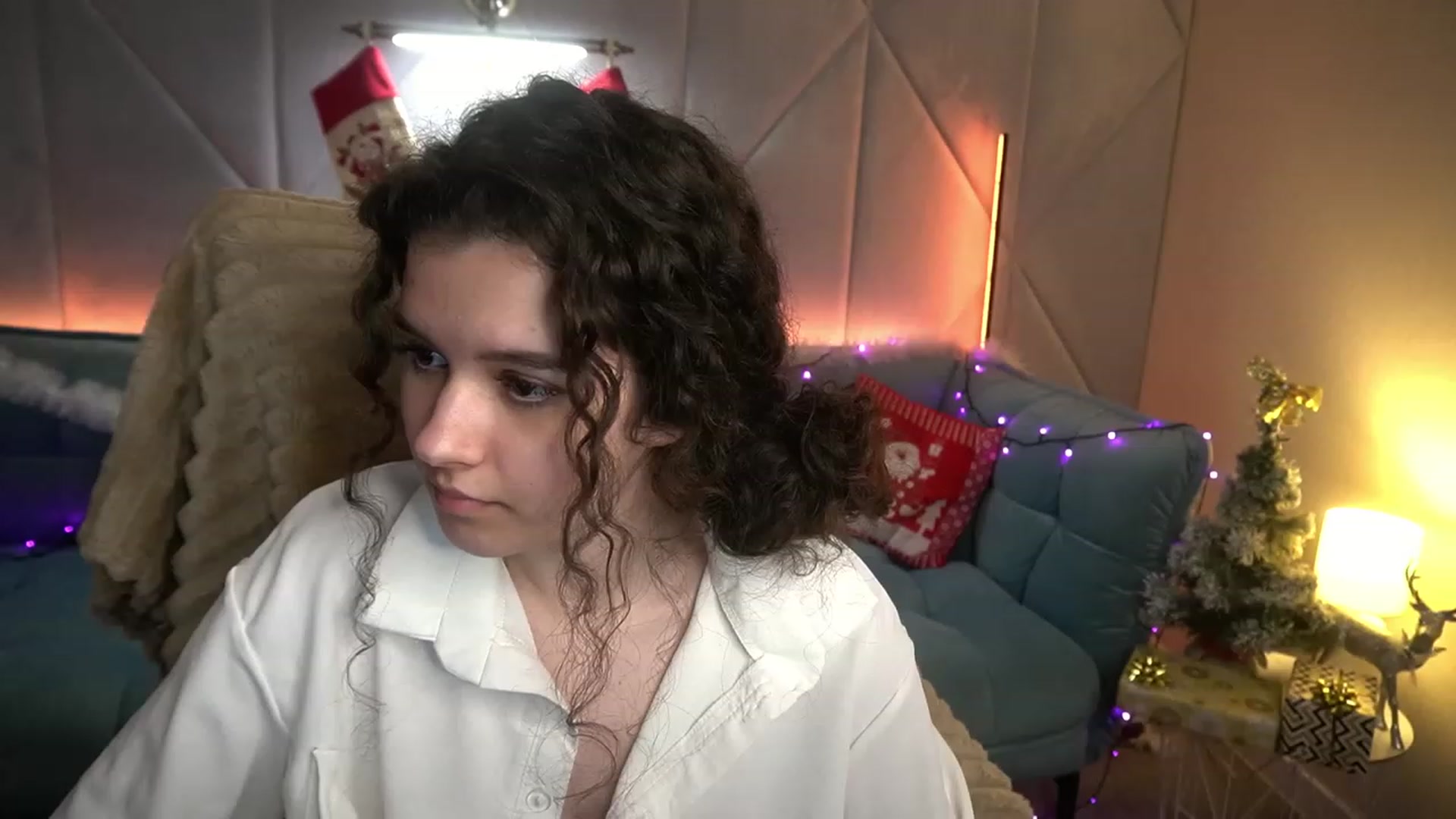 Gallery image thumbnail from Sherry_Li's myfreecams stream on, 12/22/2022, 17:31 image 5 of 20