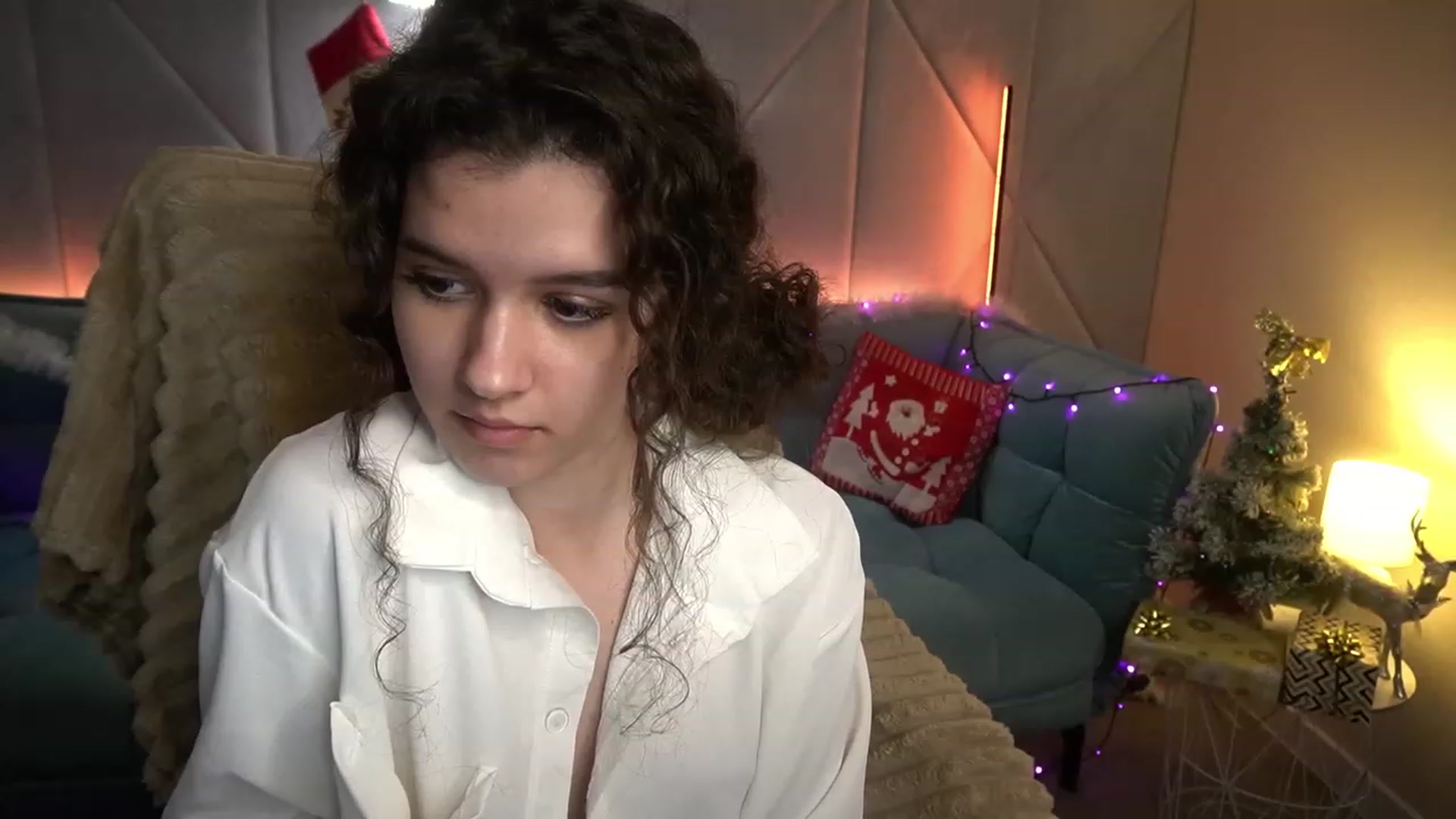 Gallery image thumbnail from Sherry_Li's myfreecams stream on, 12/22/2022, 17:31 image 13 of 20