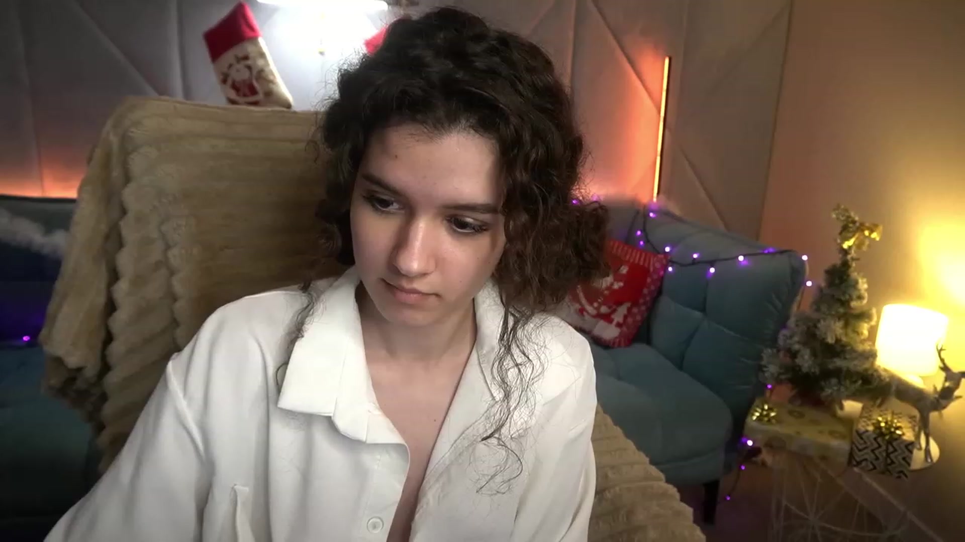 Gallery image thumbnail from Sherry_Li's myfreecams stream on, 12/22/2022, 17:31 image 12 of 20
