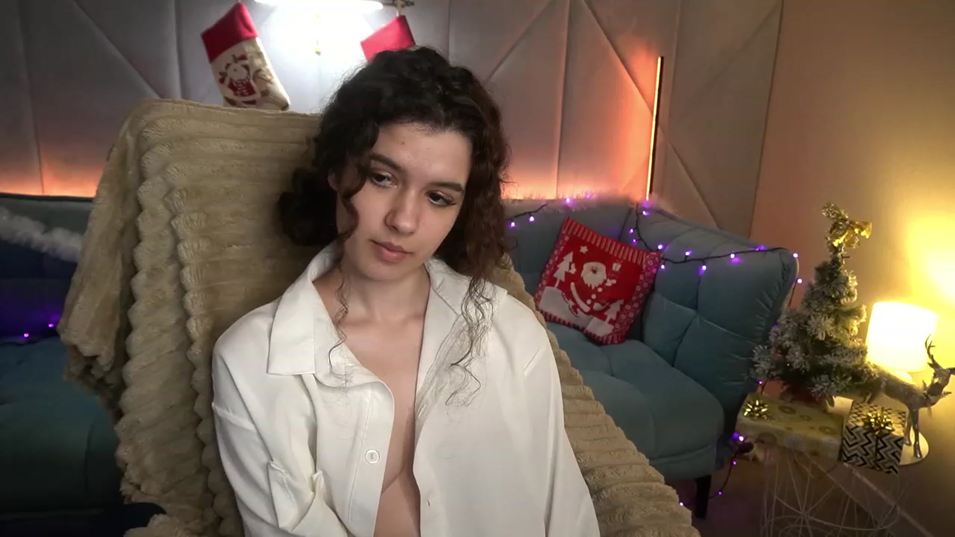 Gallery image thumbnail from Sherry_Li's myfreecams stream on, 12/22/2022, 17:31 image 19 of 20