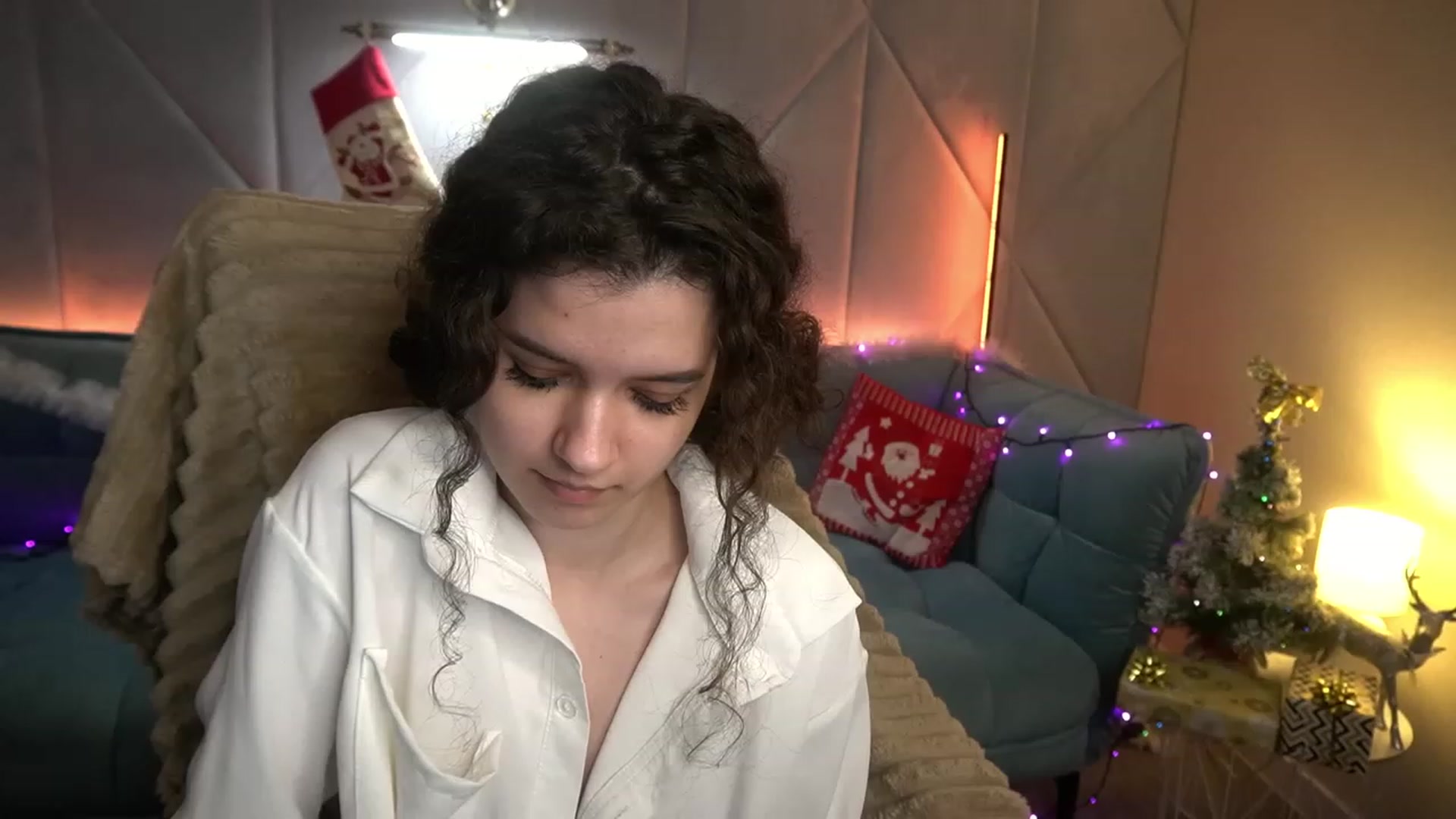 Gallery image thumbnail from Sherry_Li's myfreecams stream on, 12/22/2022, 17:31 image 4 of 20