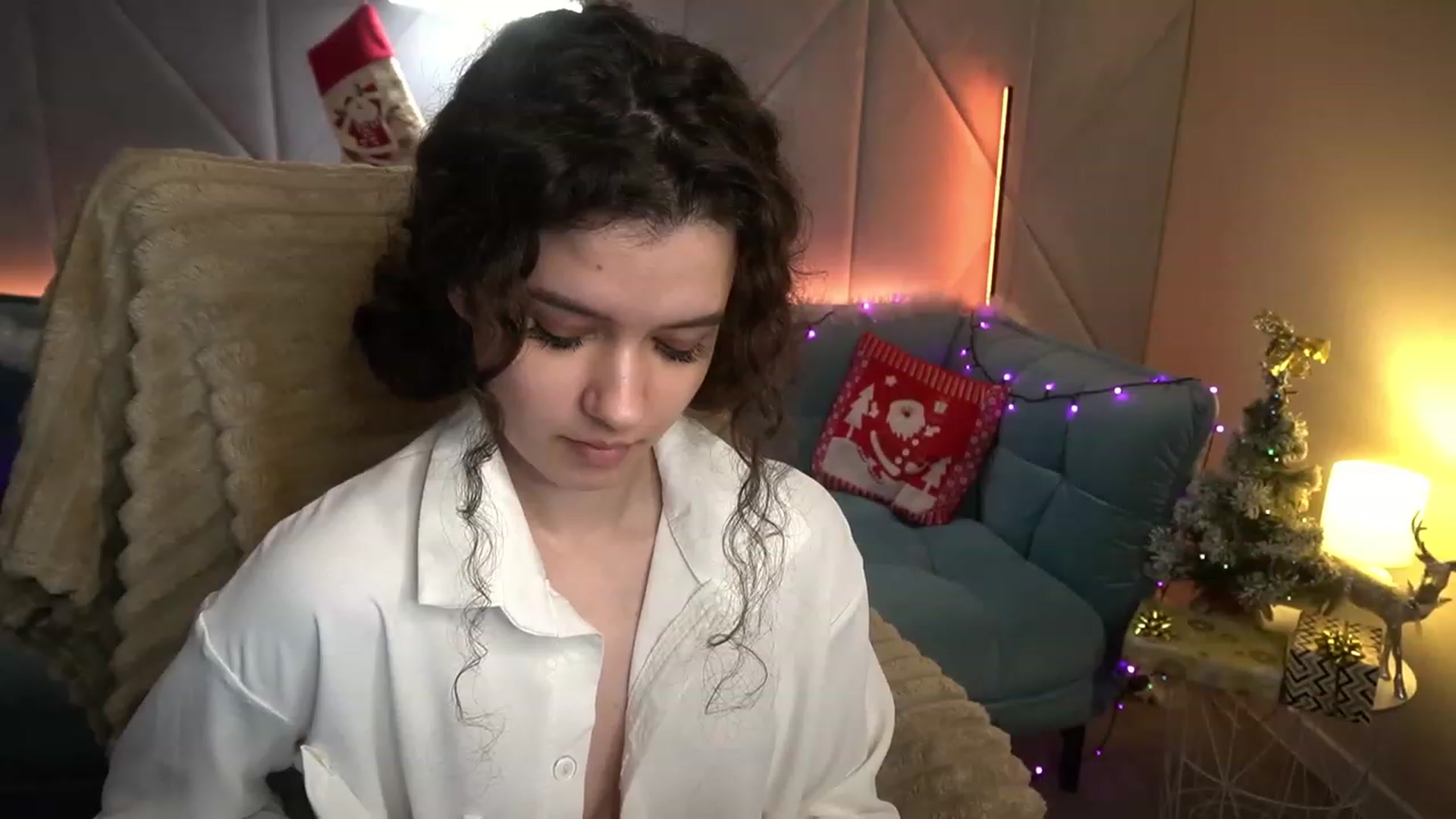Gallery image thumbnail from Sherry_Li's myfreecams stream on, 12/22/2022, 17:31 image 14 of 20