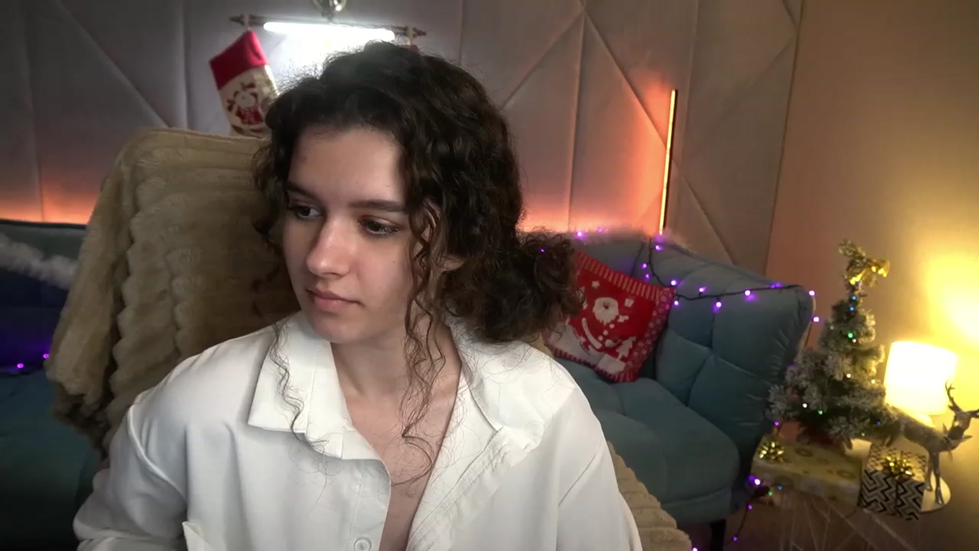 Gallery image thumbnail from Sherry_Li's myfreecams stream on, 12/22/2022, 17:31 image 6 of 20
