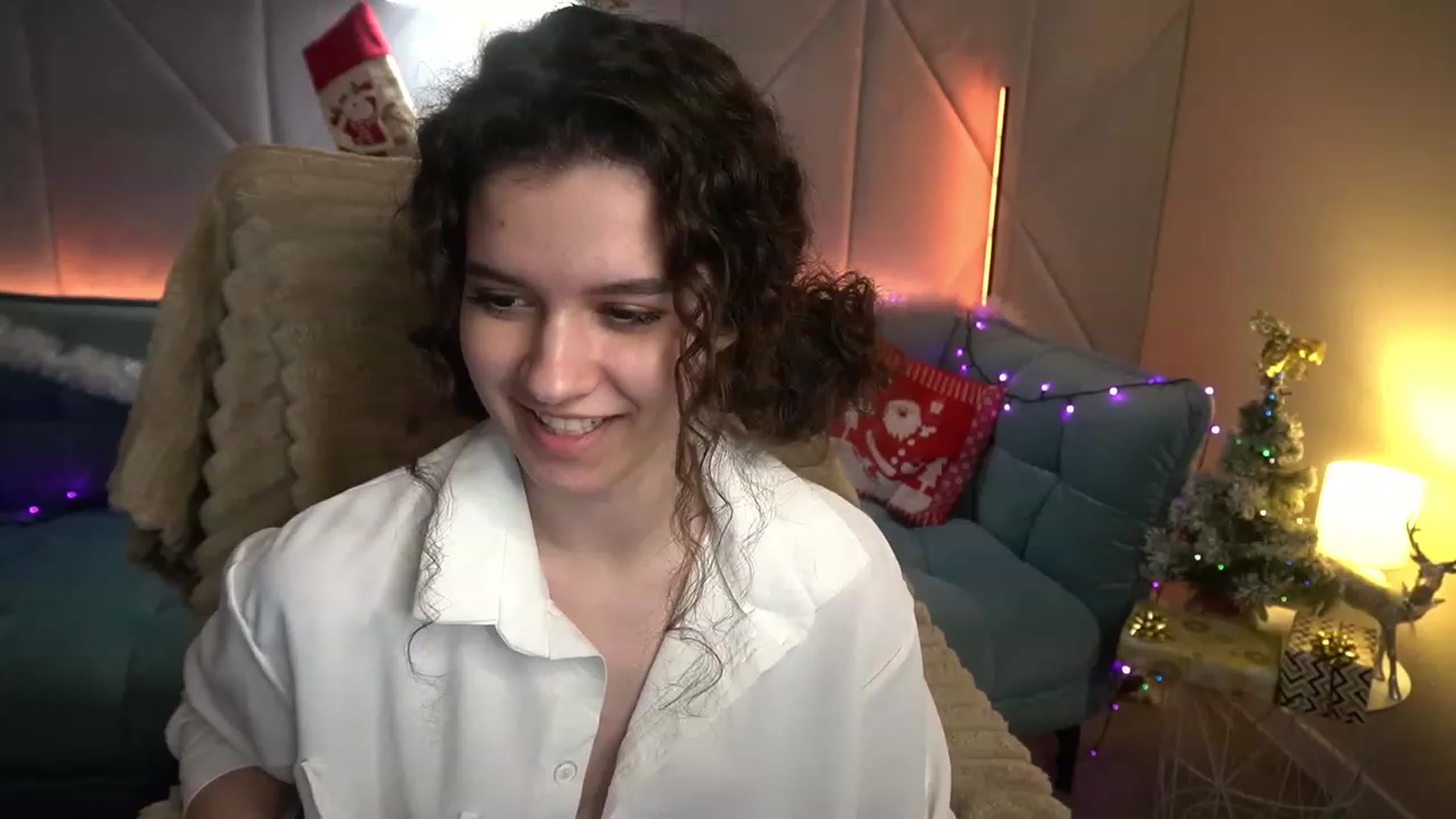 Gallery image thumbnail from Sherry_Li's myfreecams stream on, 12/22/2022, 17:31 image 10 of 20