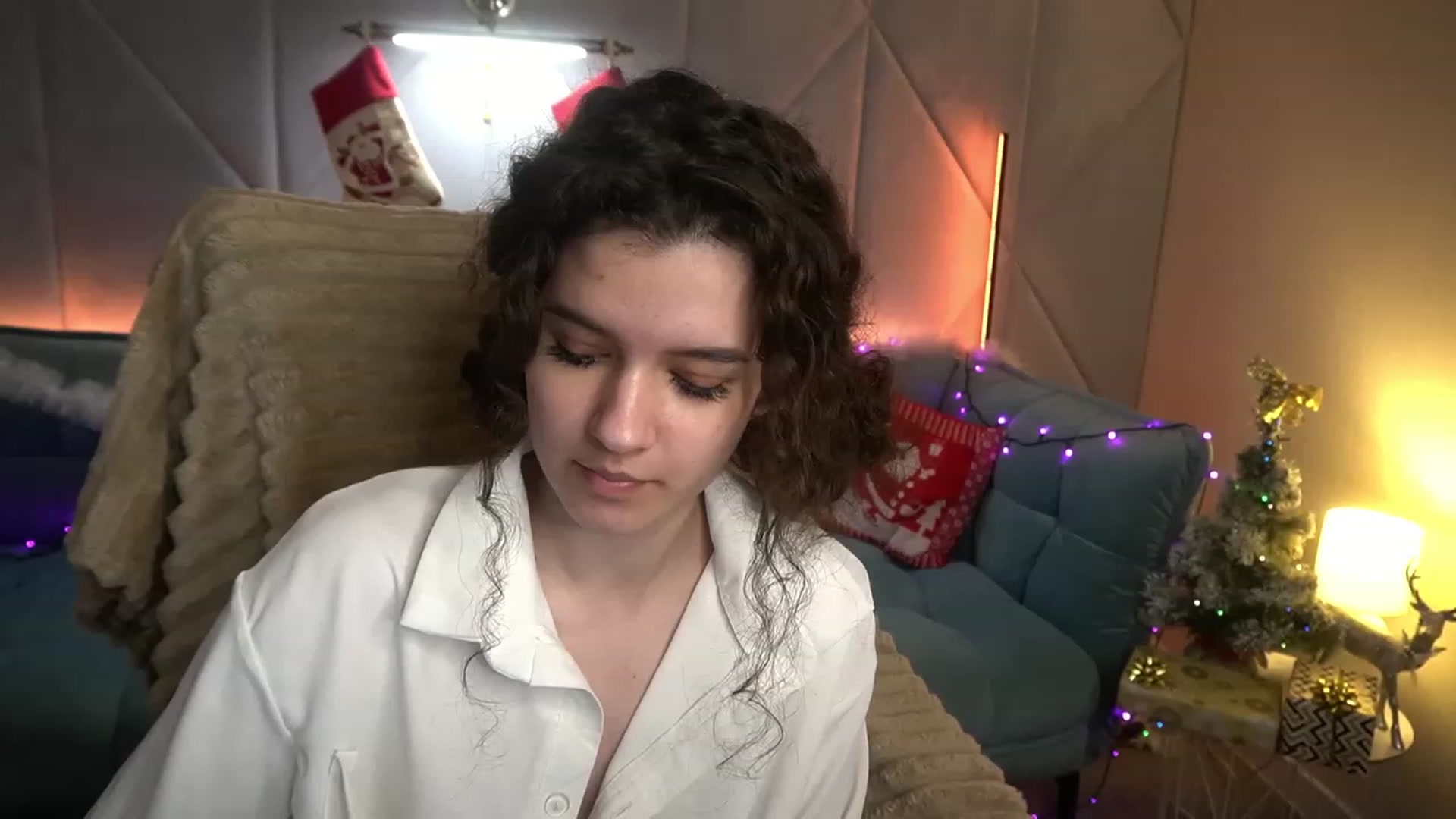 Gallery image thumbnail from Sherry_Li's myfreecams stream on, 12/22/2022, 17:31 image 7 of 20