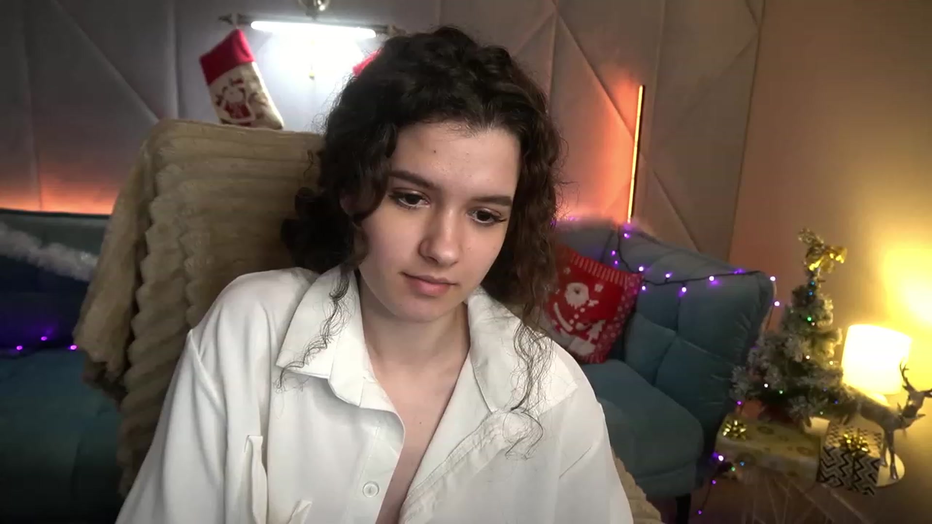Gallery image thumbnail from Sherry_Li's myfreecams stream on, 12/22/2022, 17:31 image 8 of 20