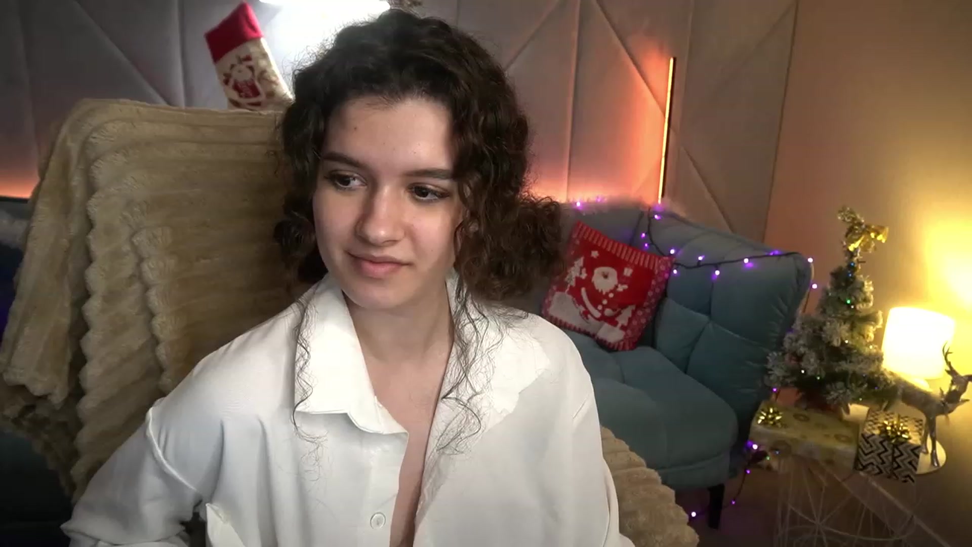 Gallery image thumbnail from Sherry_Li's myfreecams stream on, 12/22/2022, 17:31 image 16 of 20