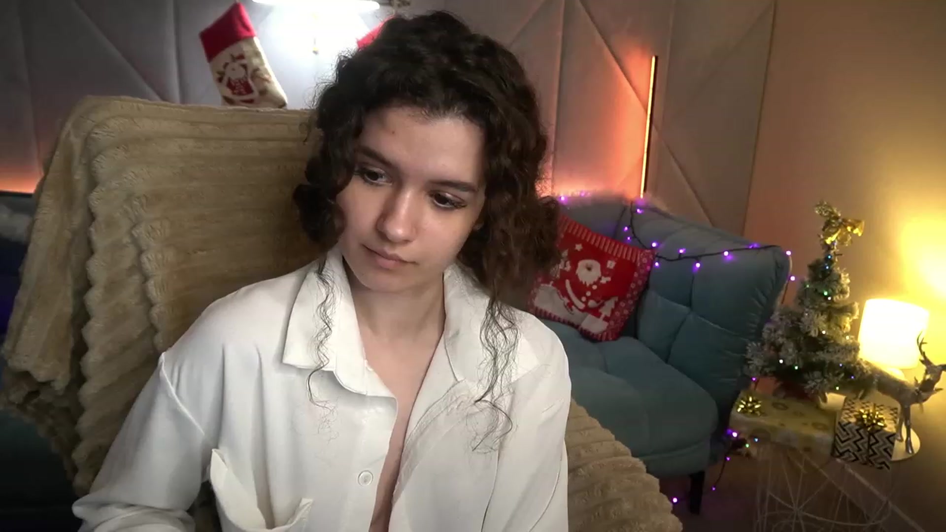 Gallery image thumbnail from Sherry_Li's myfreecams stream on, 12/22/2022, 17:31 image 15 of 20