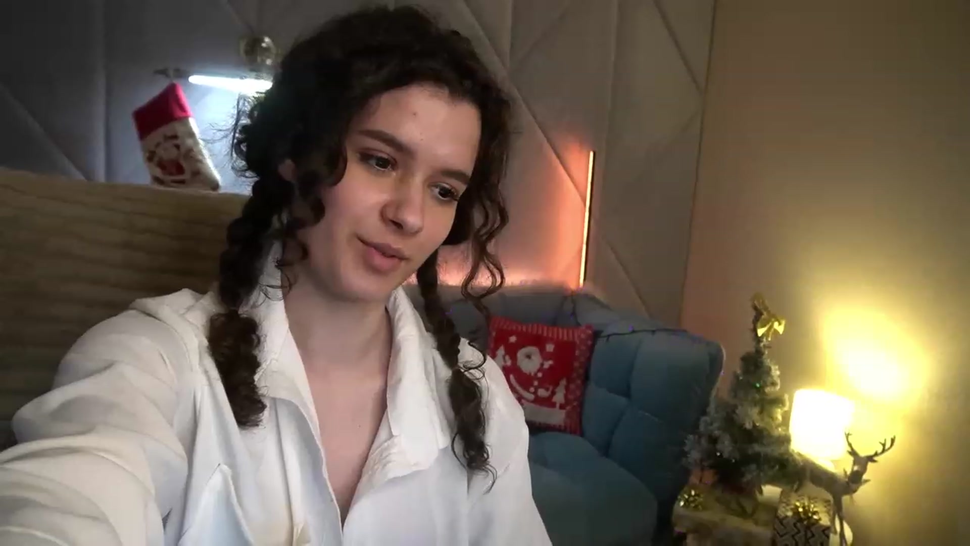 Gallery image thumbnail from Sherry_Li's myfreecams stream on, 12/23/2022, 17:45 image 16 of 20