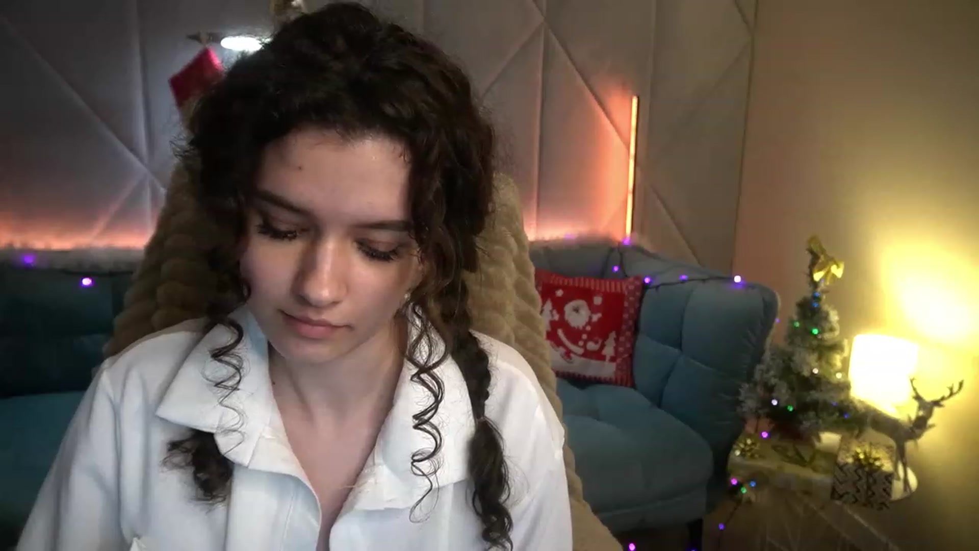 Gallery image thumbnail from Sherry_Li's myfreecams stream on, 12/23/2022, 17:45 image 17 of 20