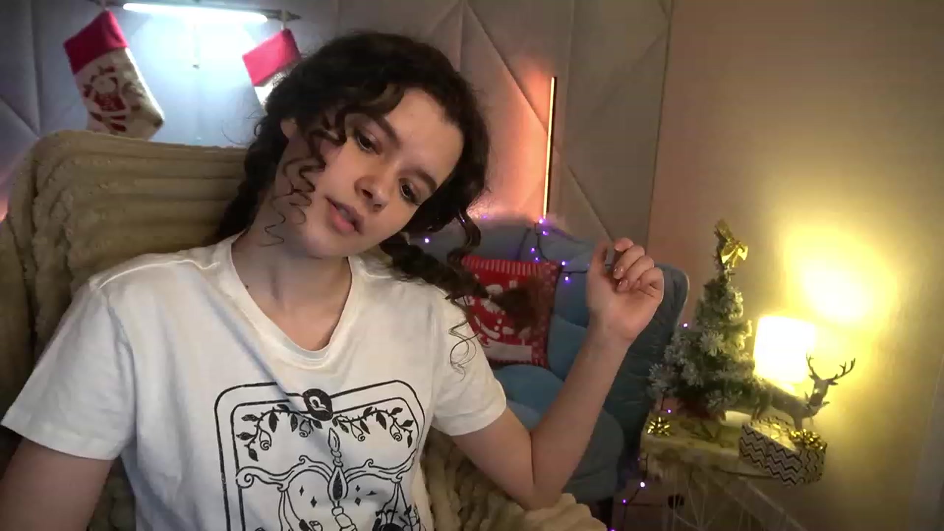 Gallery image thumbnail from Sherry_Li's myfreecams stream on, 12/24/2022, 14:13 image 5 of 20