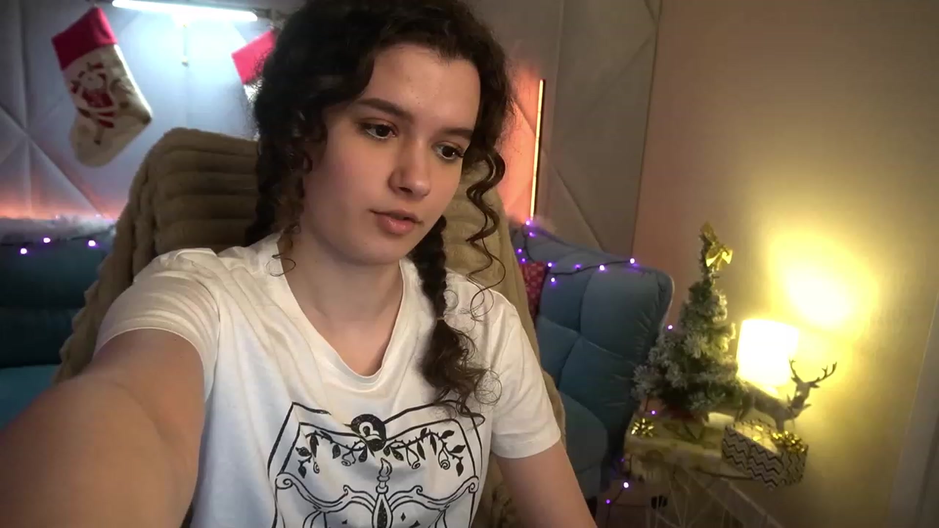Gallery image thumbnail from Sherry_Li's myfreecams stream on, 12/24/2022, 14:13 image 4 of 20