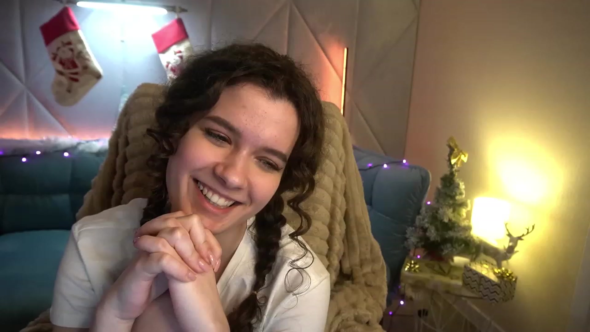 Gallery image thumbnail from Sherry_Li's myfreecams stream on, 12/24/2022, 14:13 image 10 of 20