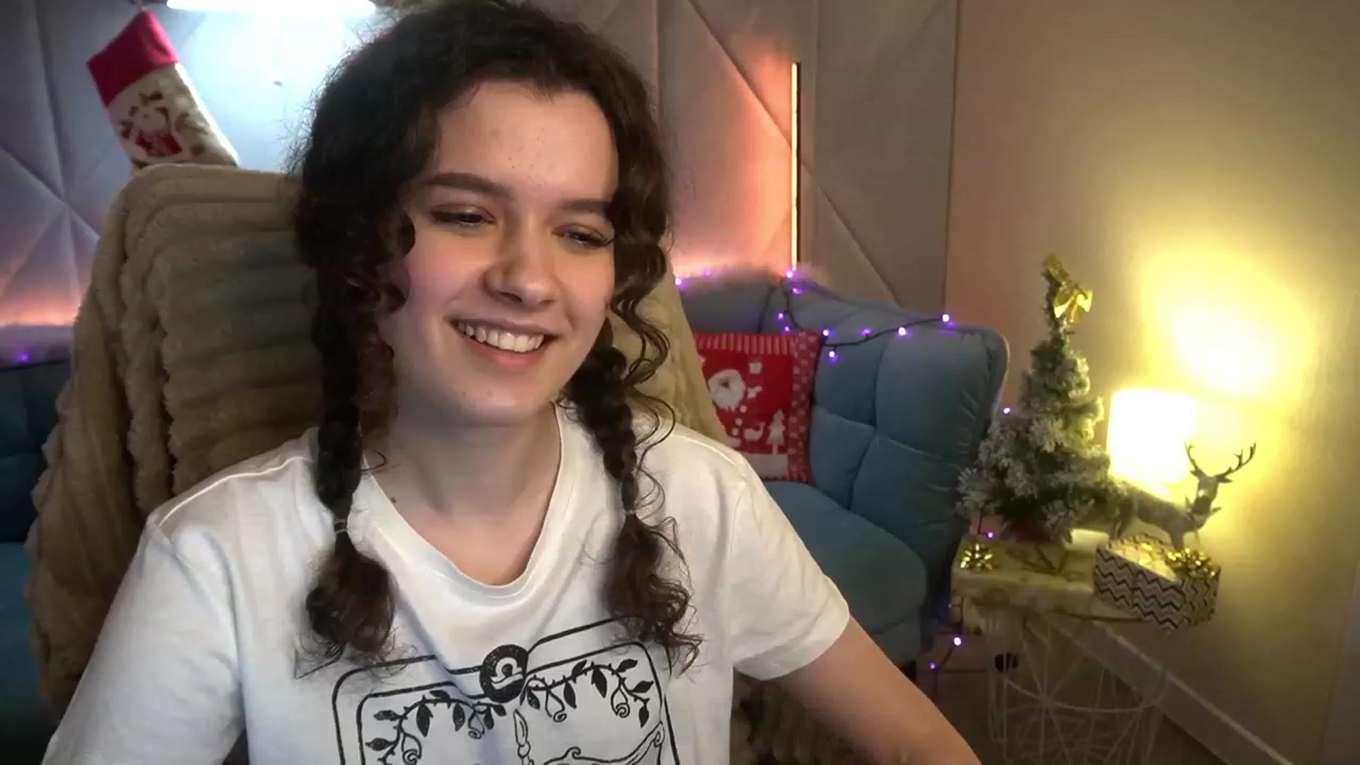 Gallery image thumbnail from Sherry_Li's myfreecams stream on, 12/24/2022, 14:13 image 19 of 20