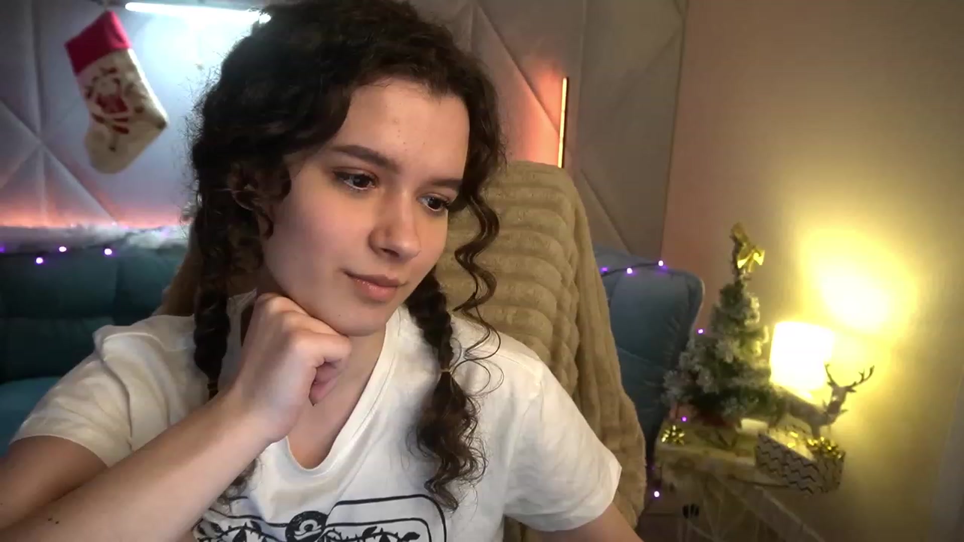 Gallery image thumbnail from Sherry_Li's myfreecams stream on, 12/24/2022, 14:13 image 9 of 20