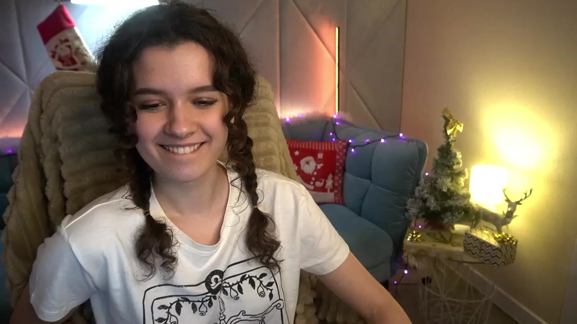 Gallery image thumbnail from Sherry_Li's myfreecams stream on, 12/24/2022, 14:13 image 17 of 20